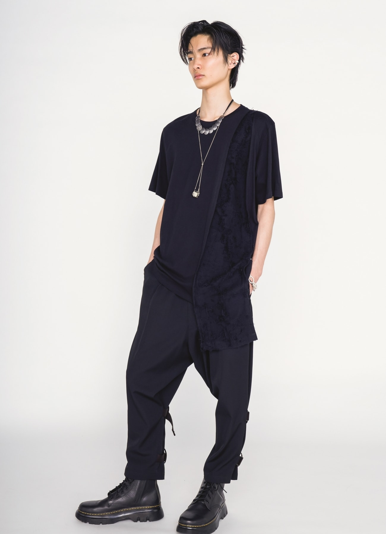 ASYMMETRY DESIGN LONG-SLEEVED T-SHIRT WITH SHEER JACQUARD FABRIC