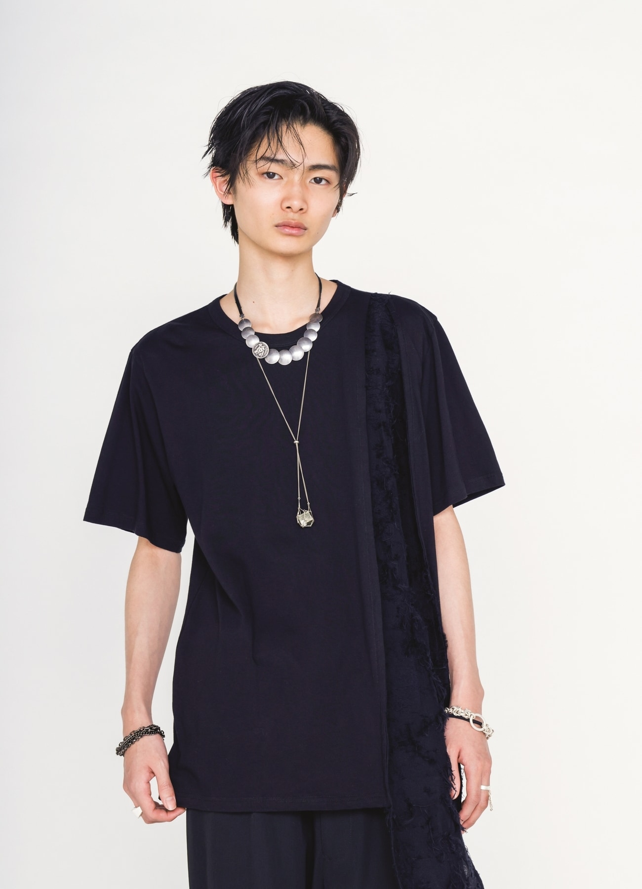 ASYMMETRY DESIGN LONG-SLEEVED T-SHIRT WITH SHEER JACQUARD FABRIC