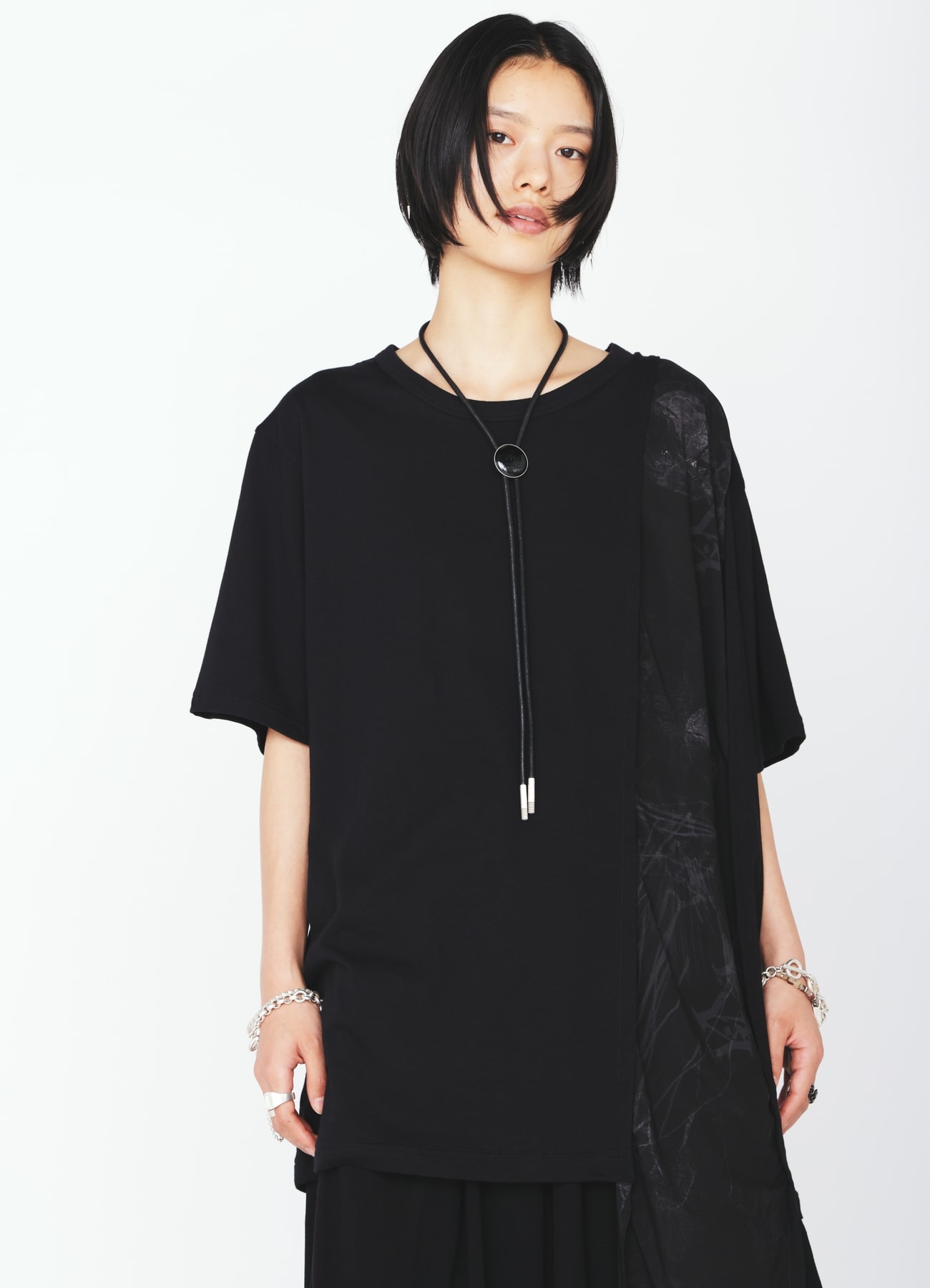 ASYMMETRY DESIGN SHORT-SLEEVED T-SHIRT WITH SUN-MOON PRINT FABRIC