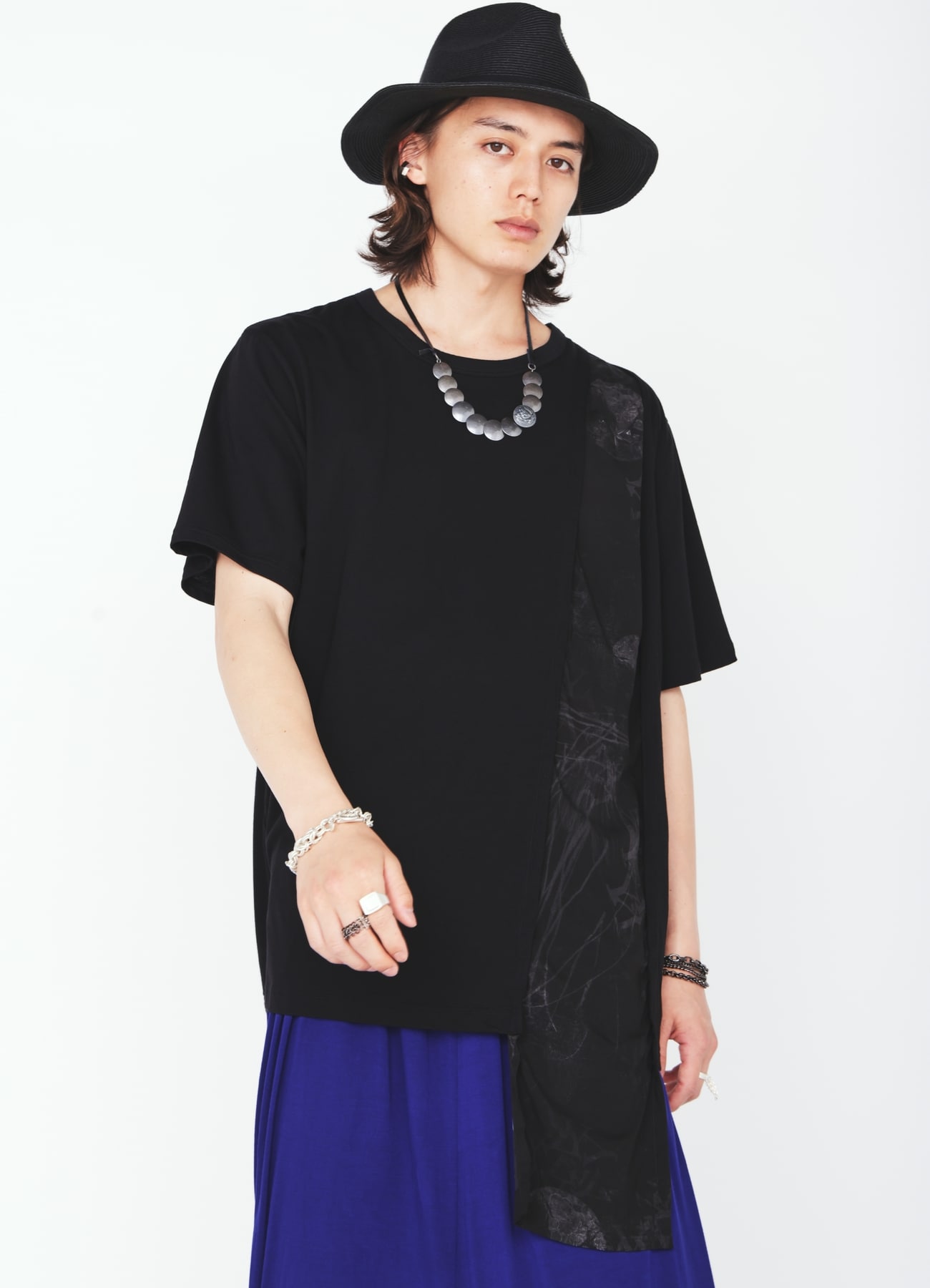 ASYMMETRY DESIGN SHORT-SLEEVED T-SHIRT WITH SUN-MOON PRINT FABRIC