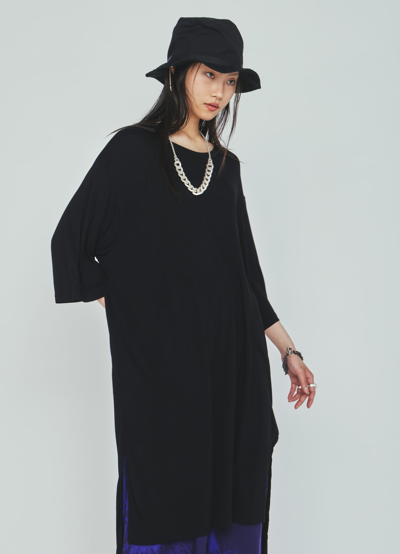 RAYON JERSEY SIDE SLITS LONG T-SHIRT