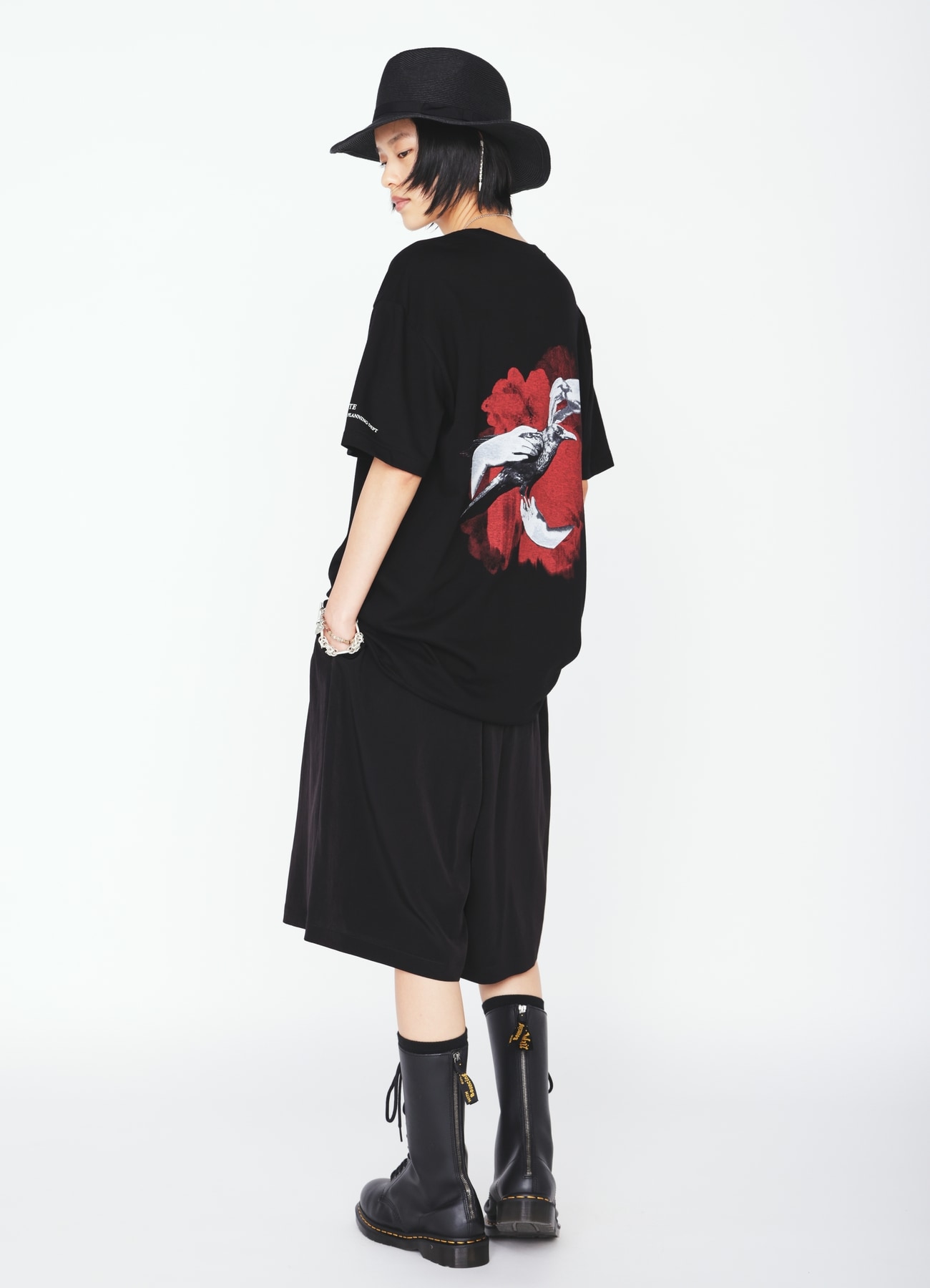 GRAPHIC T-SHIRT -CROW ON THE HAND-
