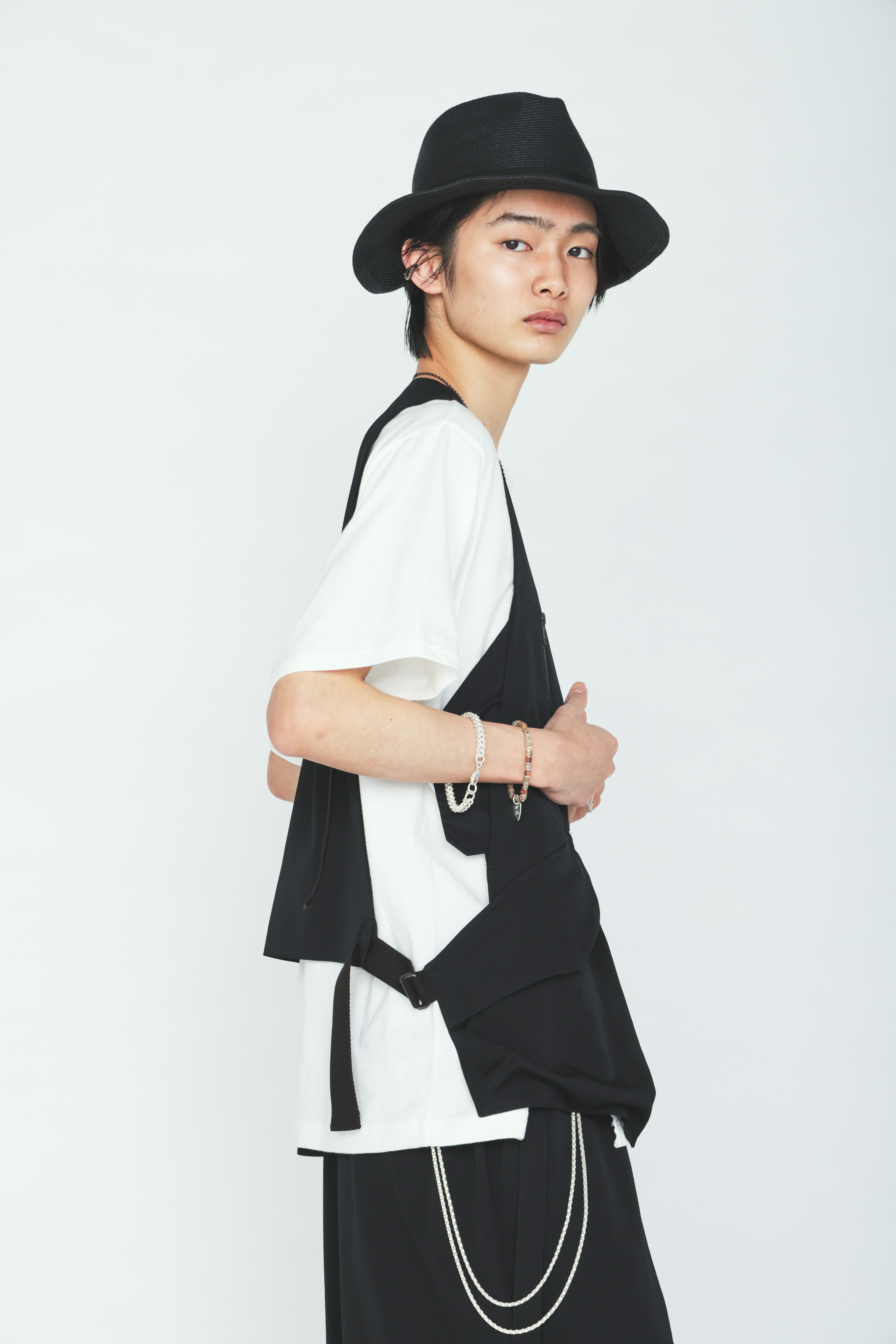 WASHER WOOL GABARDINE SIDE BELTED VEST