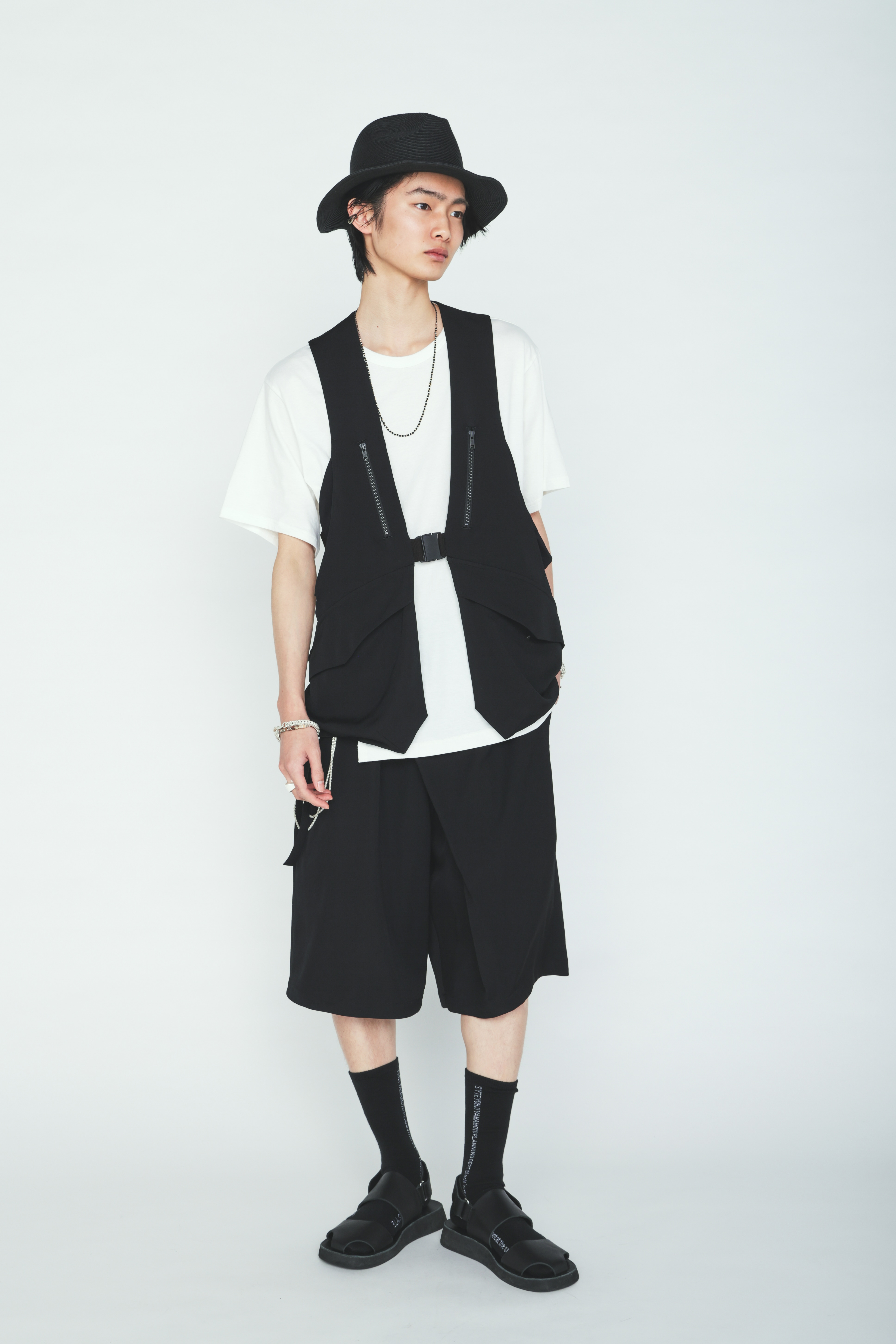 WASHER WOOL GABARDINE SIDE BELTED VEST