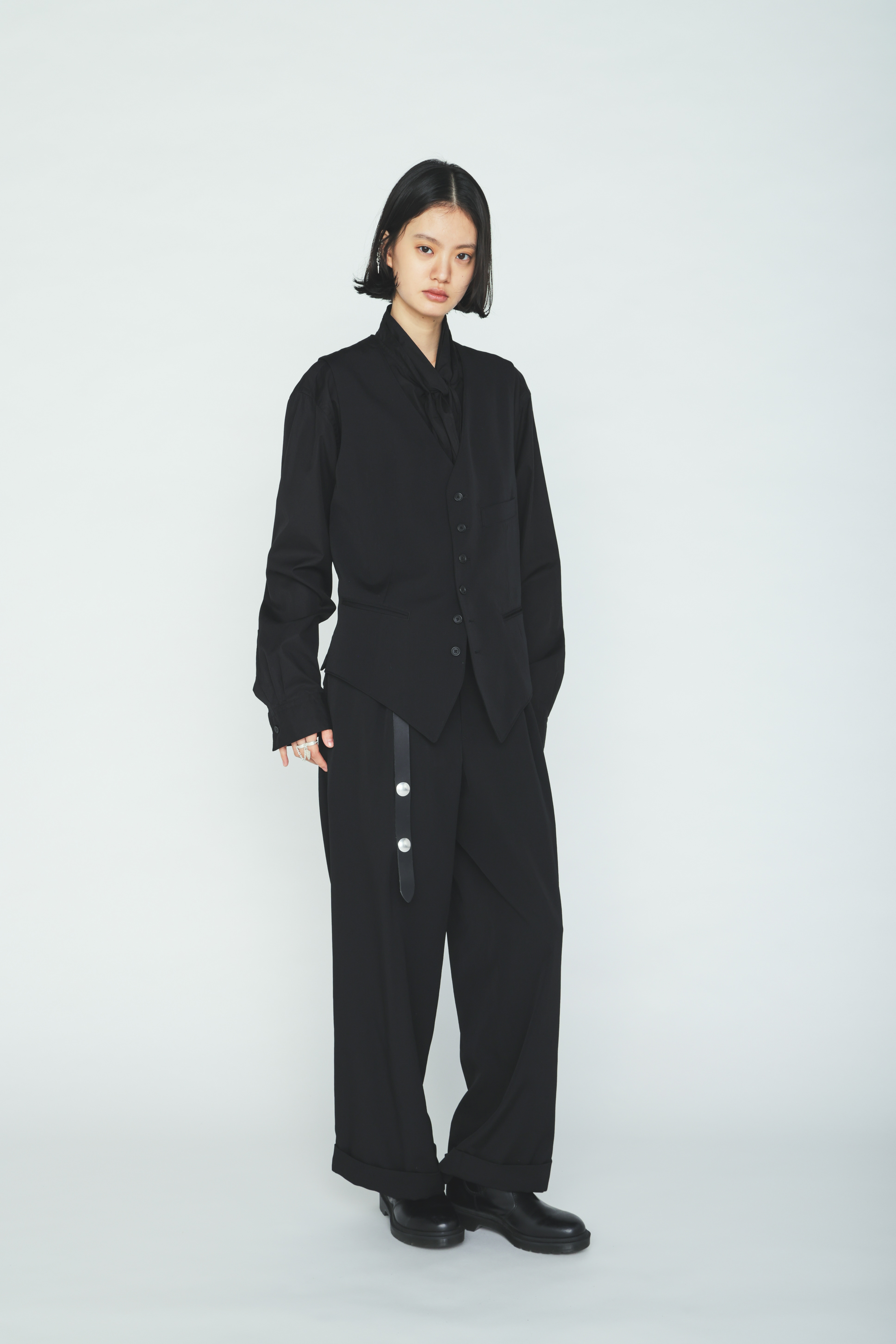 WASHER WOOL GABARDINE V NECK VEST