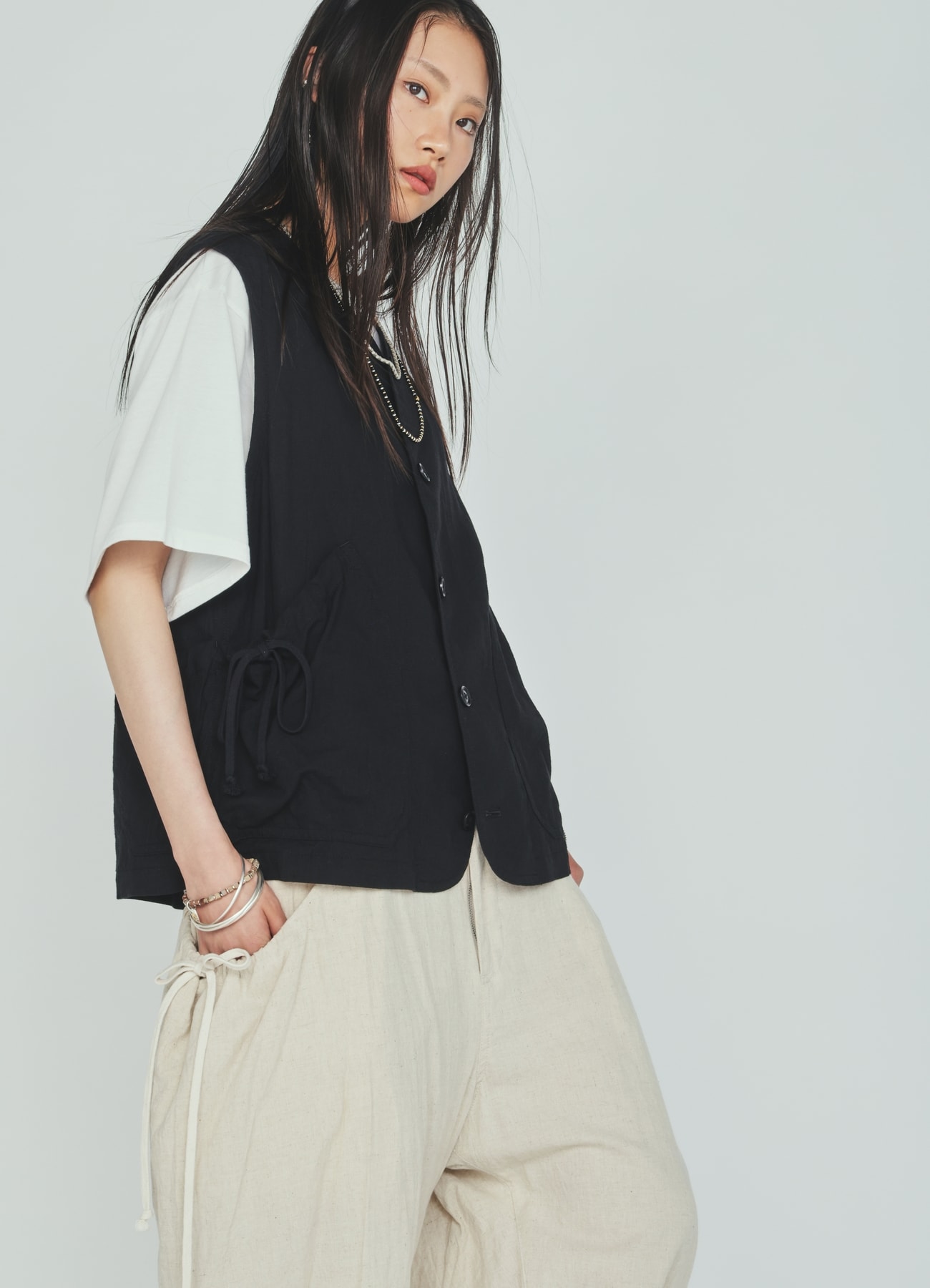 Cotton-Linen Poplin GATHERED POCKET VEST(M Black): S'YTE｜THE SHOP