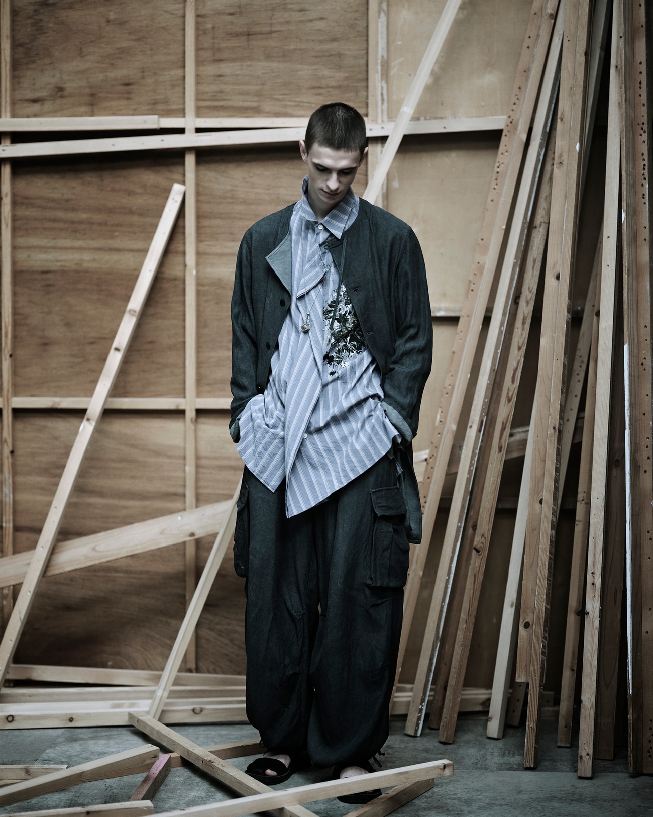 VIS/LI TWILL PIGMENT PRINT COLLARLESS LONG JACKET