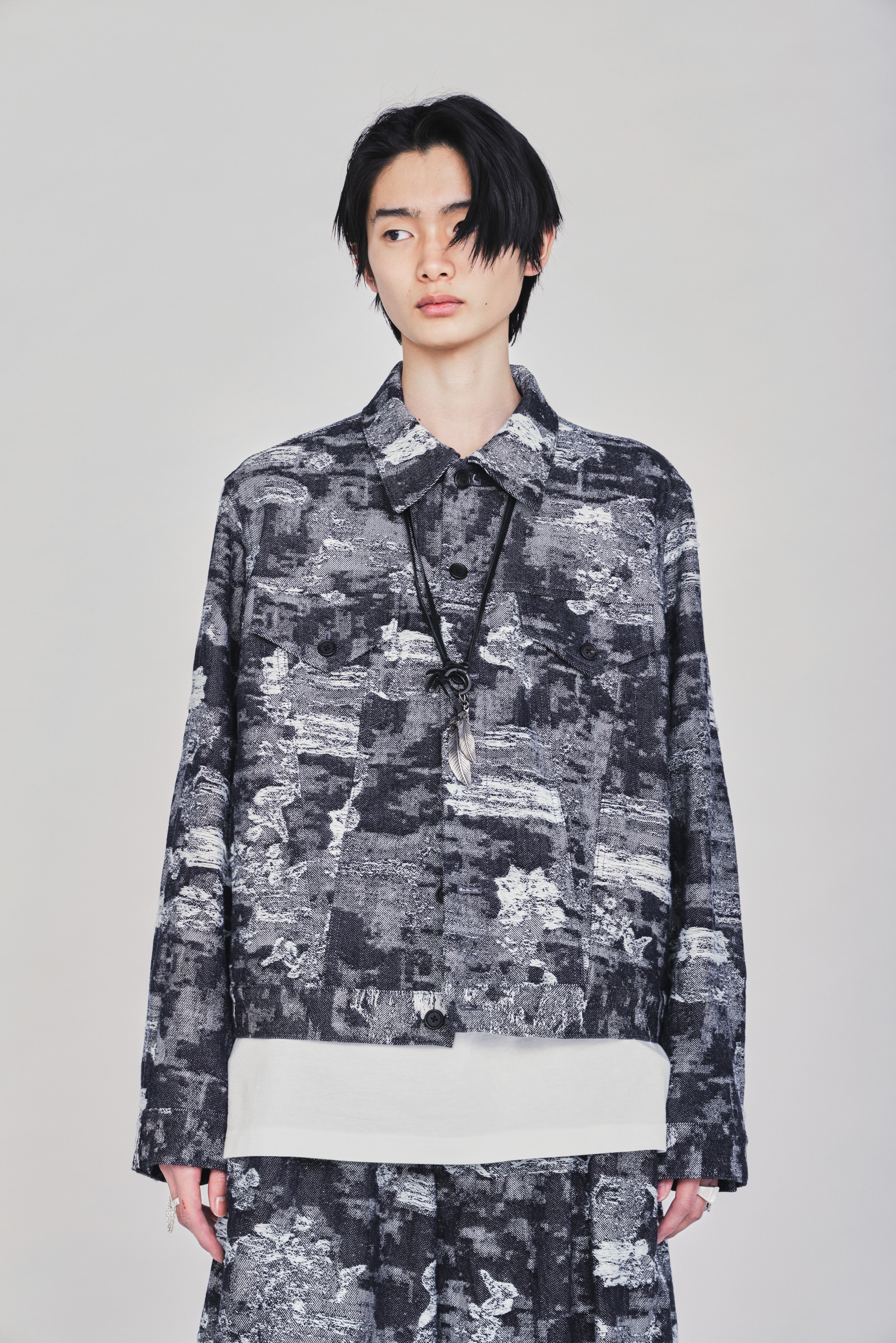 JACQUARD DENIM TRUCKER JACKET