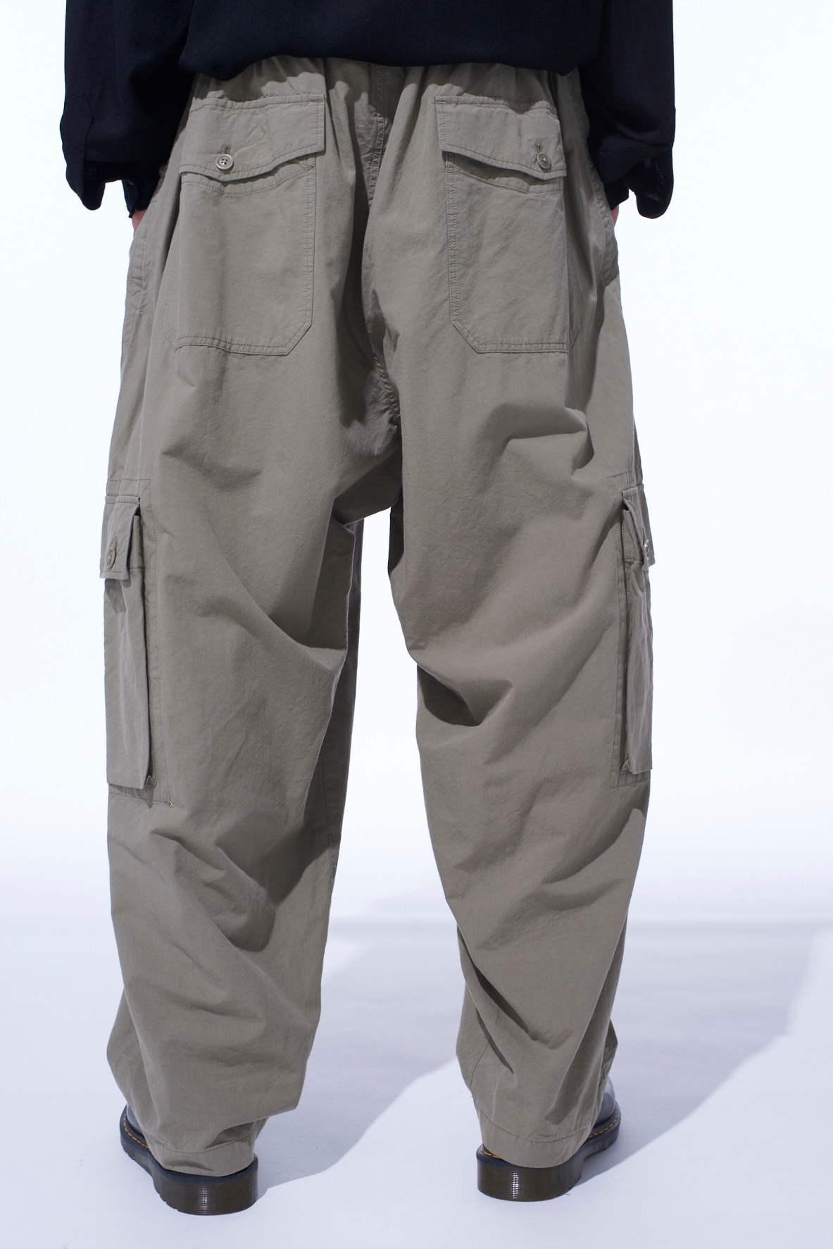 BRUSHED WASHER FINISH BROAD CARGO PANTS(M Khaki): S'YTE｜THE