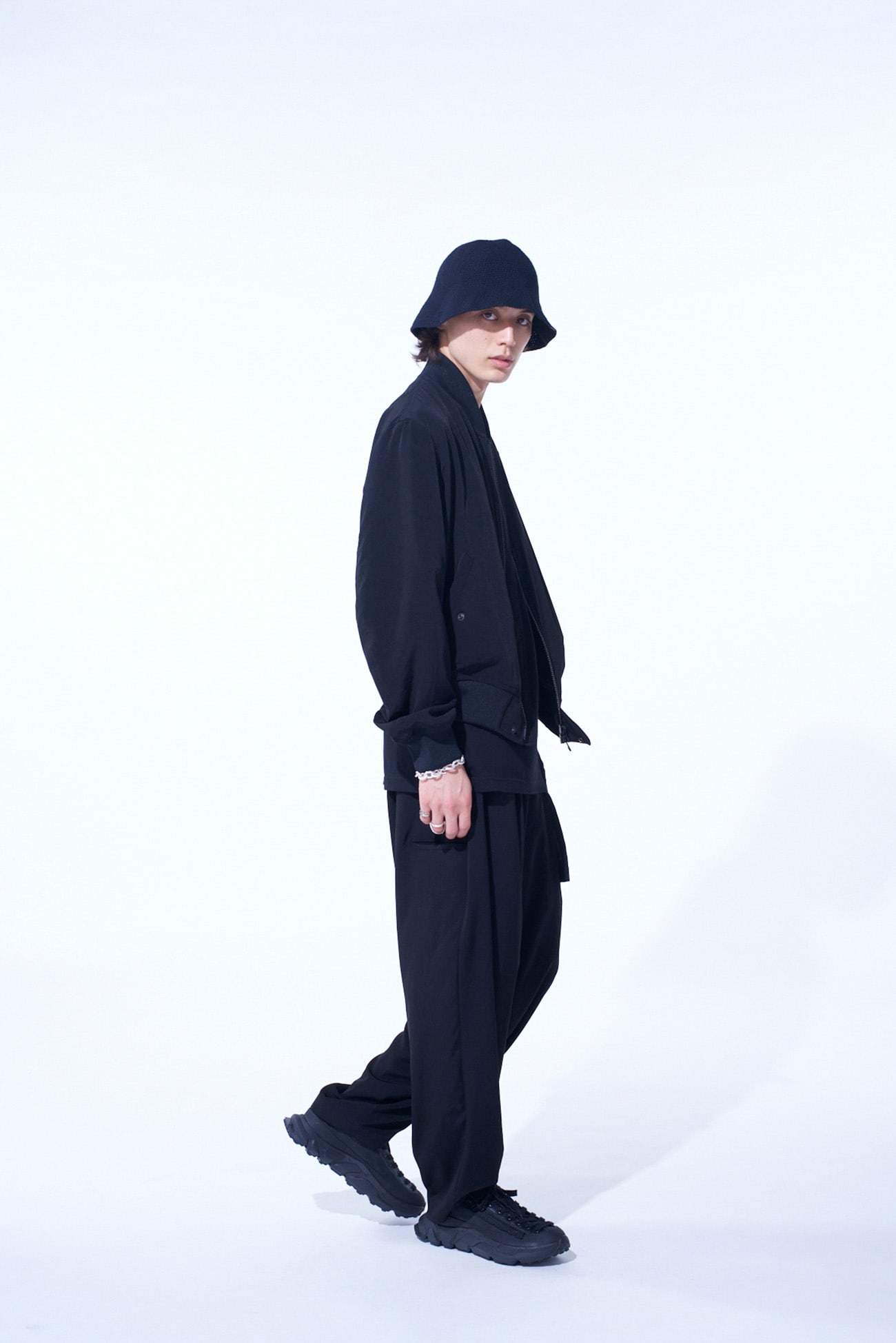 CREPE de CHINE SIDE TUCK TROUSERS