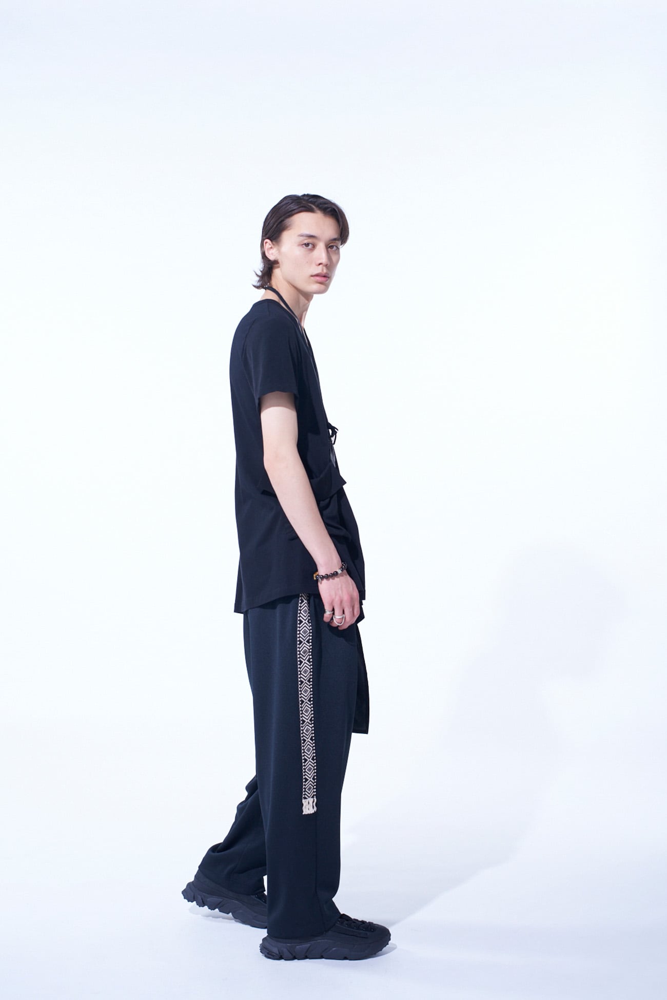 SOFT JERSEY+CREPE de CHINE POCKET SIDE SLIT KNOT T-SHIRT