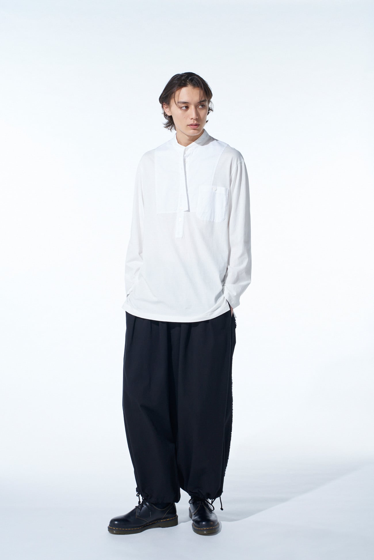 WOVEN AND JERSEY COMBINATIONS STAND COLLAR HENLEY NECK PULLOVER