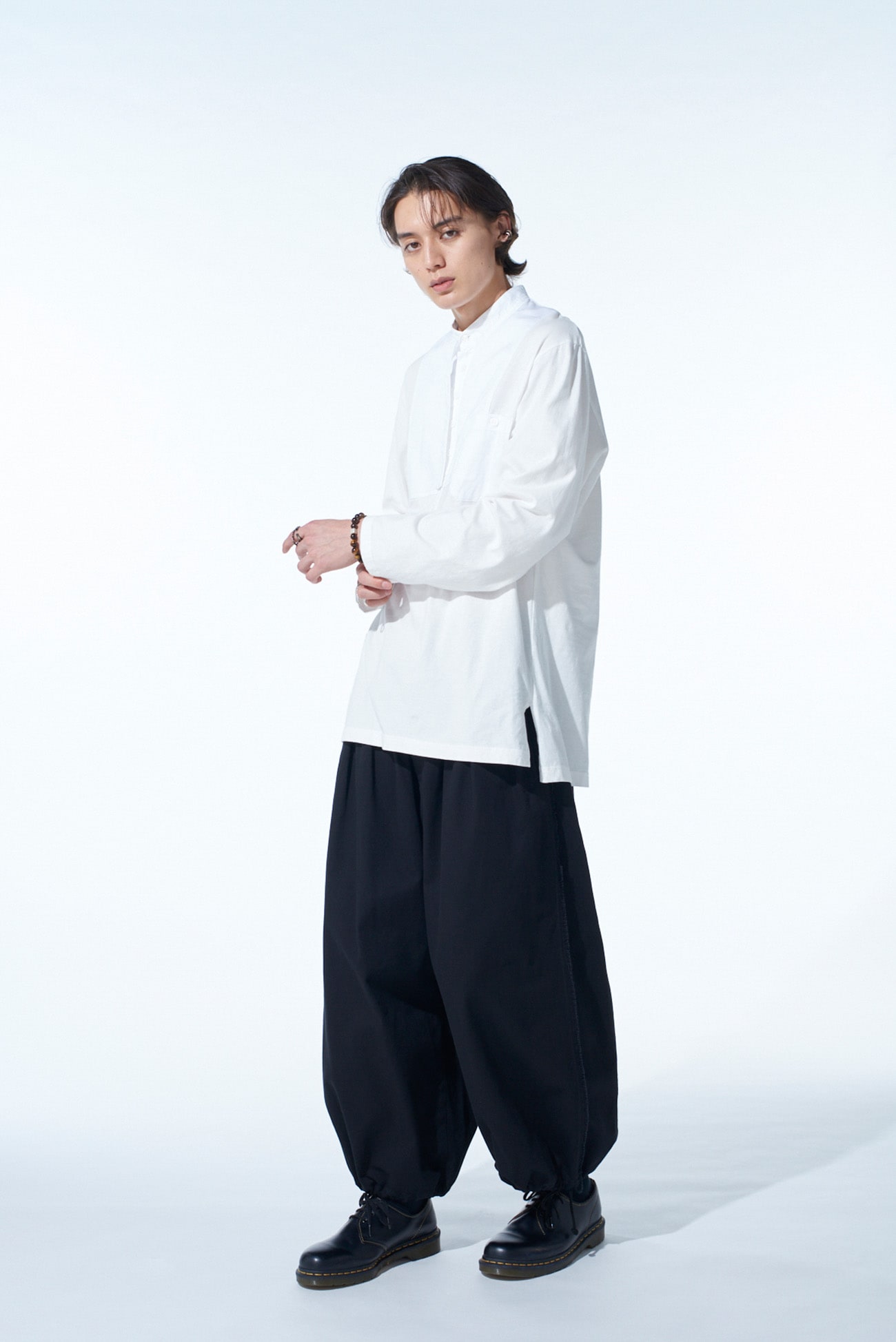 WOVEN AND JERSEY COMBINATIONS STAND COLLAR HENLEY NECK PULLOVER