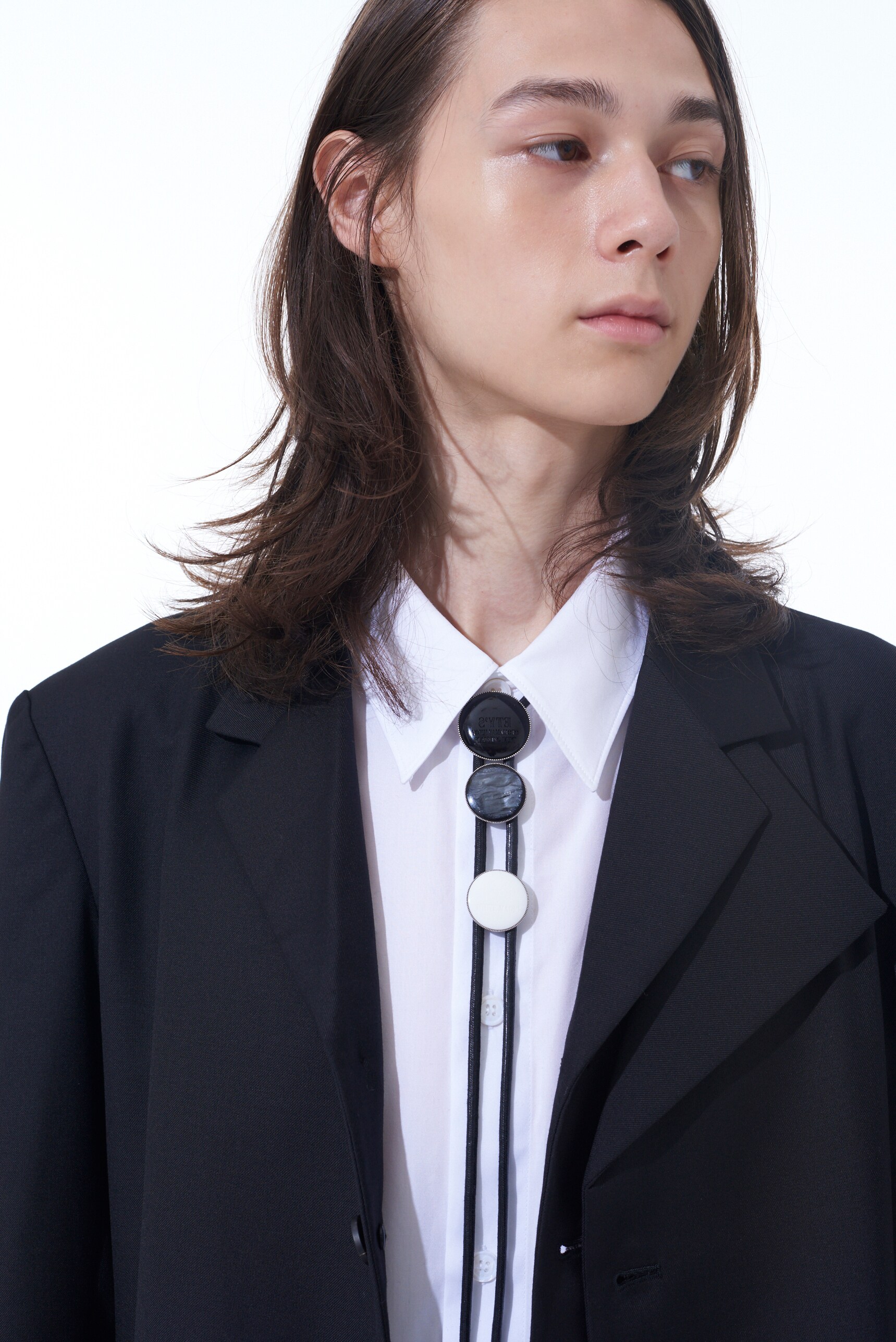 BRASS LOGO MOTIF LOOP TIE(FREE SIZE Black): S'YTE｜THE SHOP YOHJI