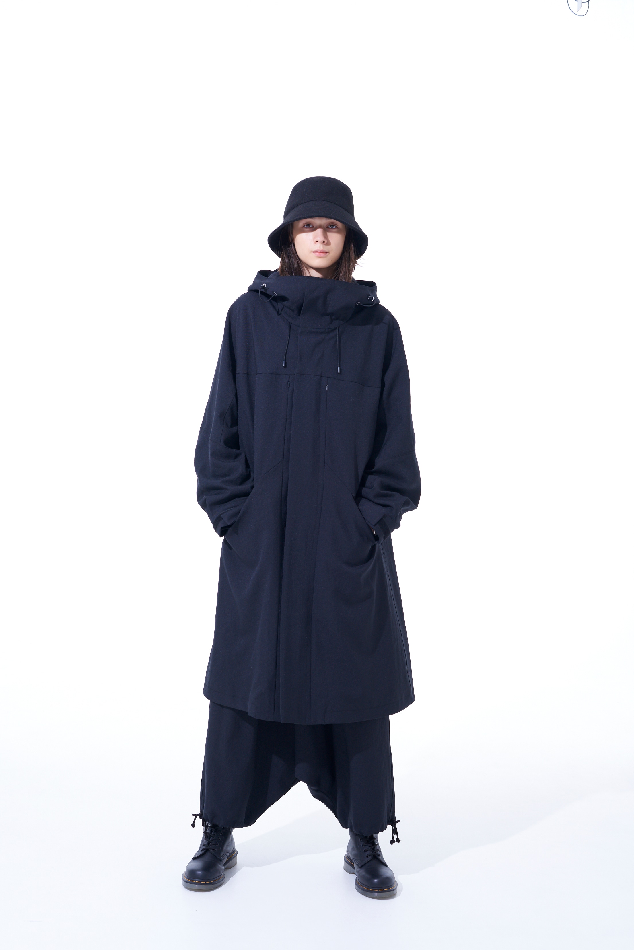 PE/STRETCH TWILL OVERSIZED TECH HOODED COAT WITH FUNCTIONAL LINING 