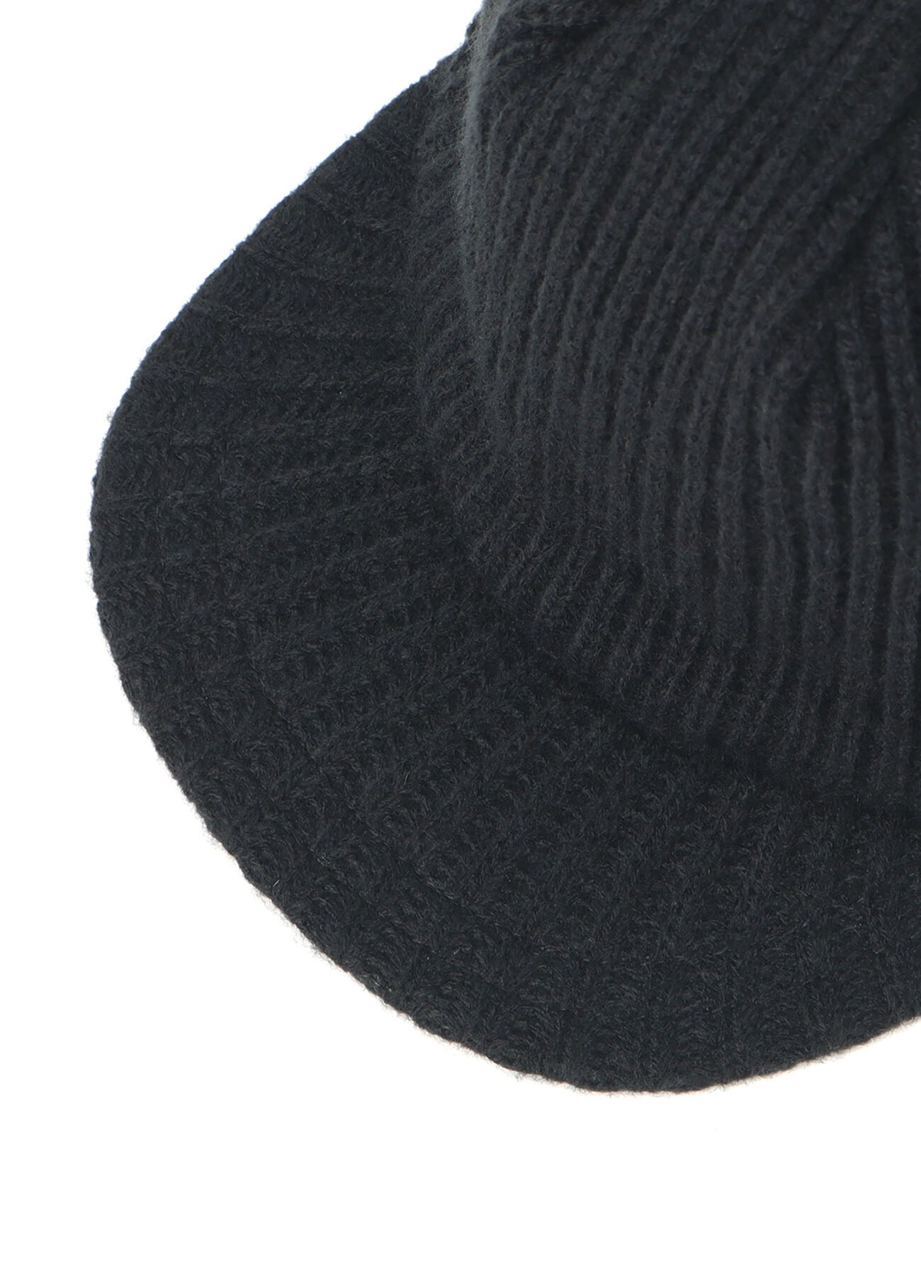 KNITTED HAT WITH EARPIECES