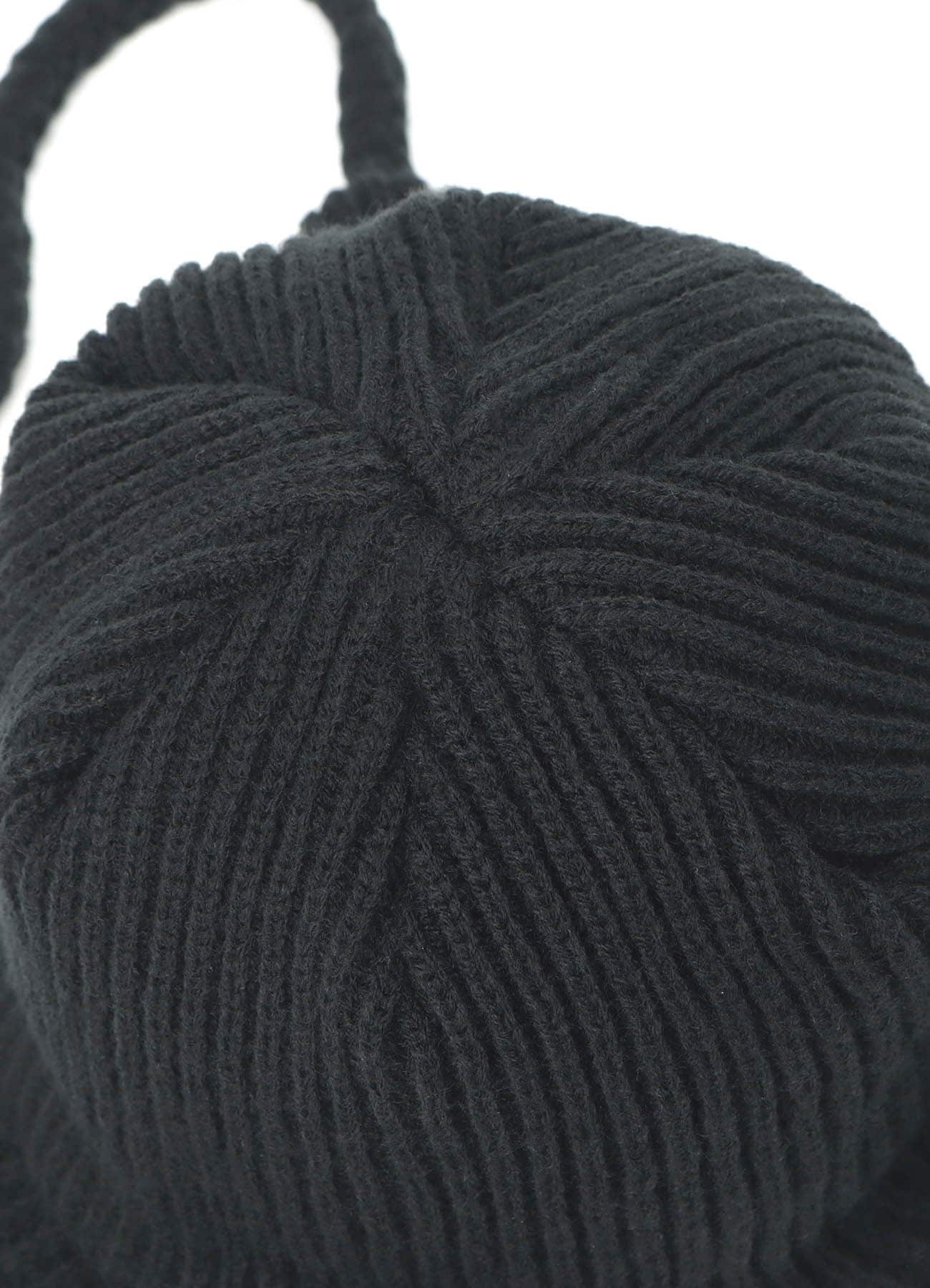 KNITTED HAT WITH EARPIECES