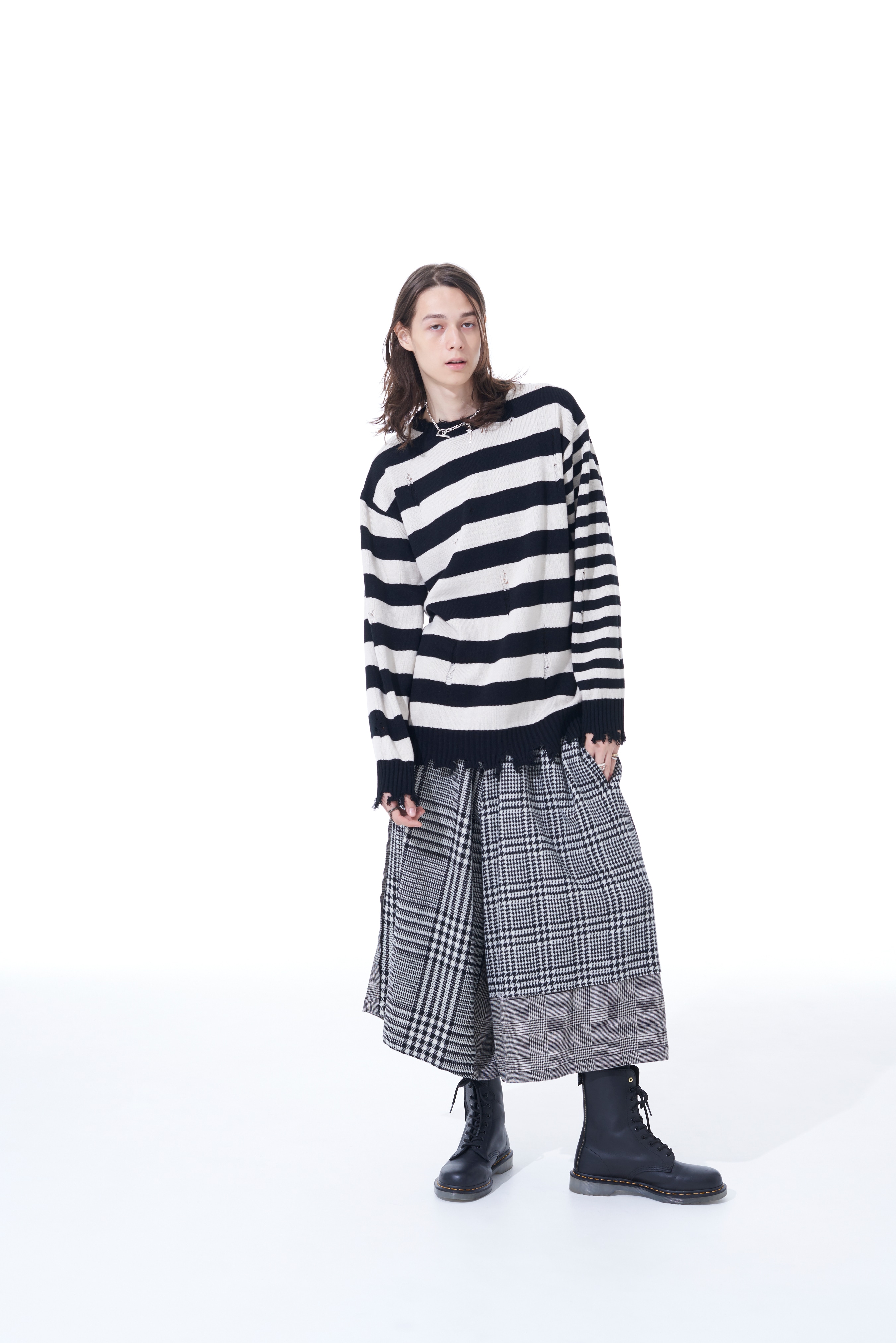 STRIPED PULLOVER KNIT WITH DAMAGED EDGES(M White x Black): S'YTE 