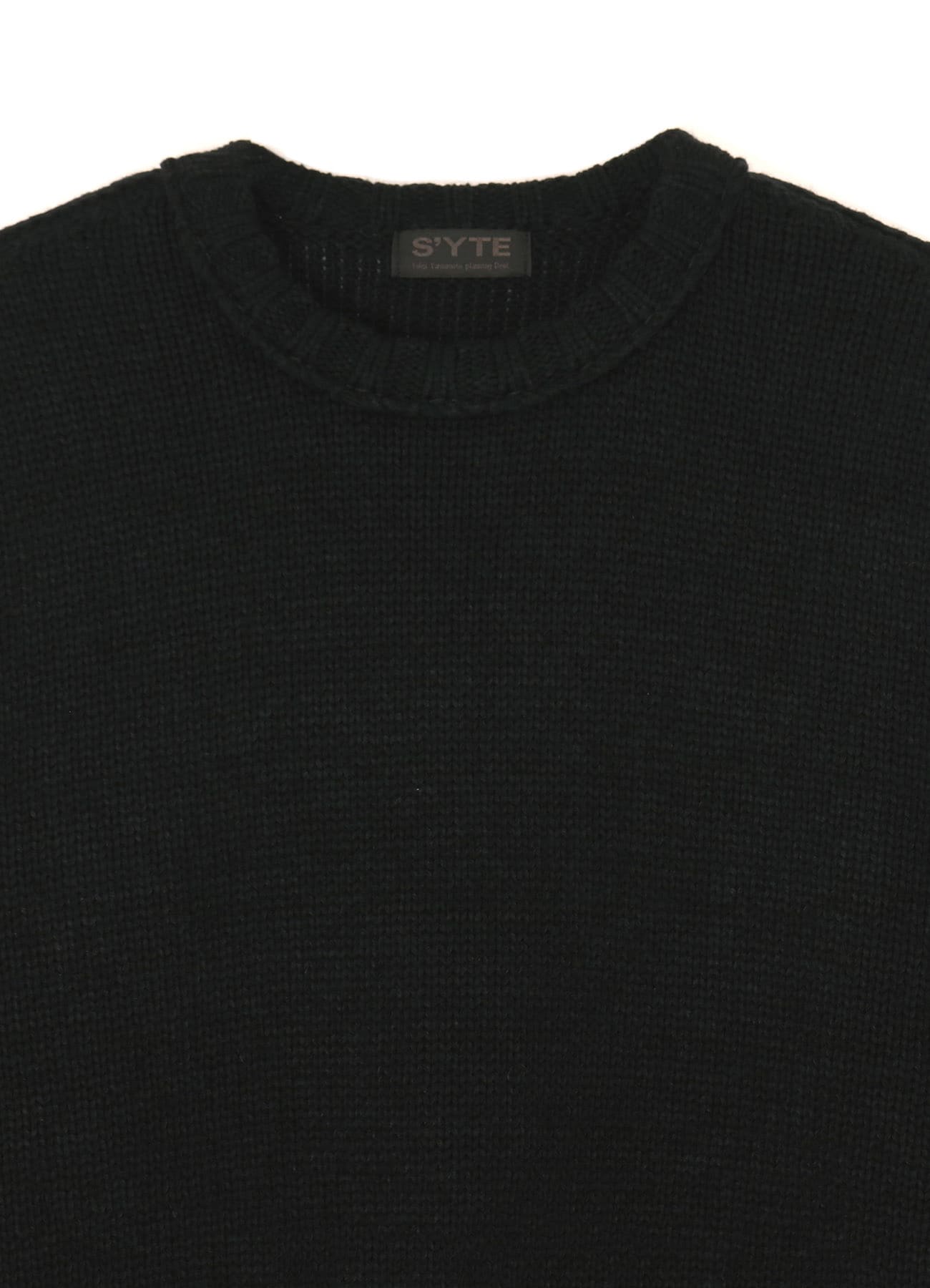 PULLOVER KNIT WITH COLOR-SWITCHED DESIGN ON ONE SLEEVE