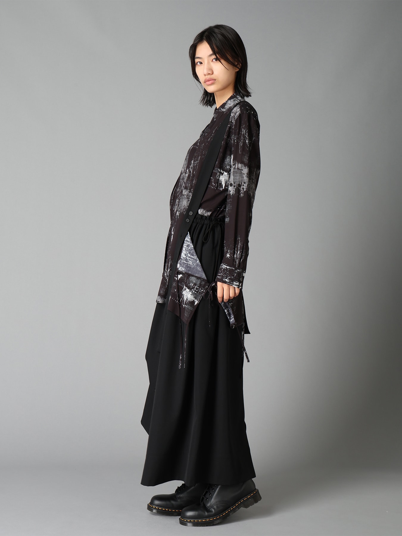 WITHERED BRANCH PRINT RAYON SIDE SLIT SHIRT