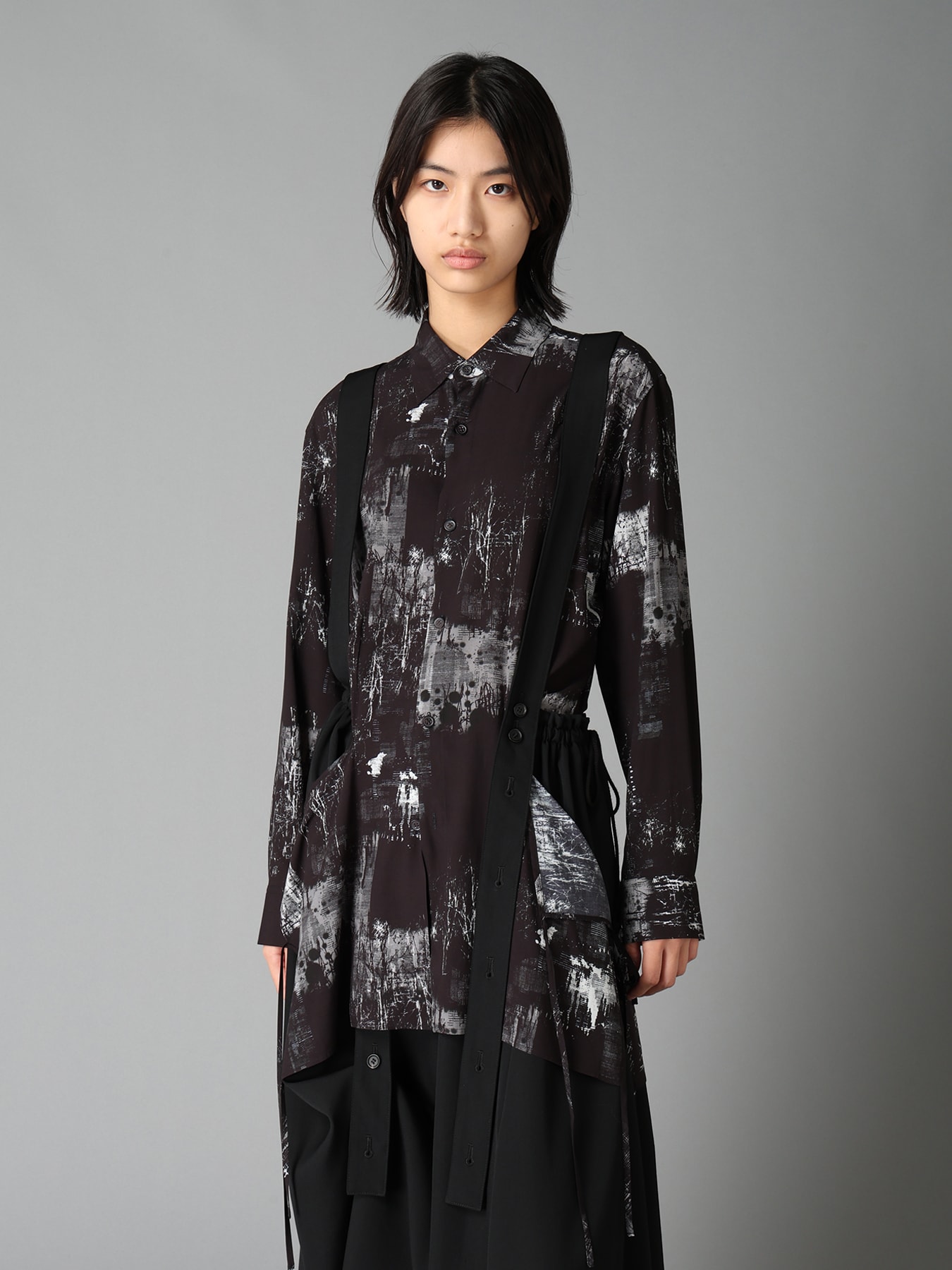 WITHERED BRANCH PRINT RAYON SIDE SLIT SHIRT