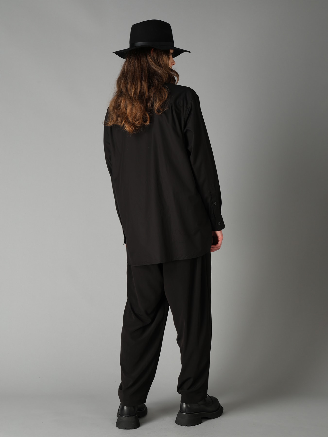 100/2 COTTON BROAD HALF CONCEALED PLACKET RAGULAR SHIRT