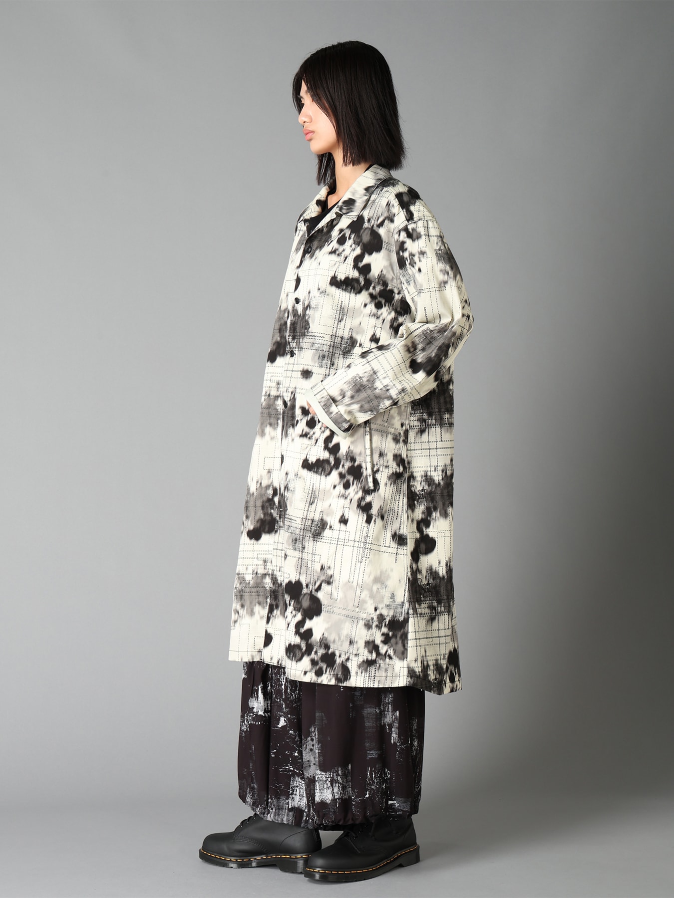 INK-WASH PRINTED LONG SHIRT WITH DECORATIVE STITCH DETAILING