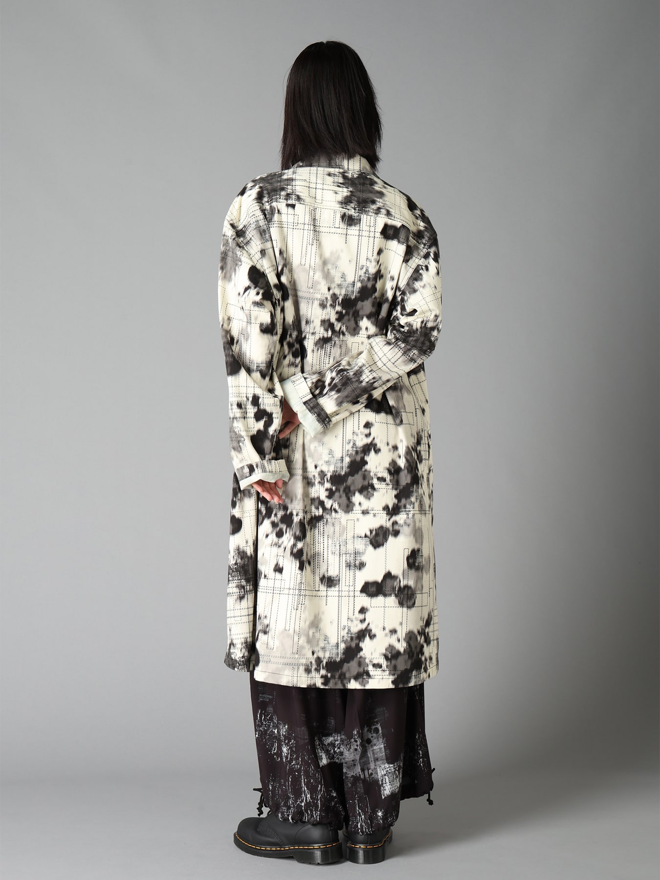 INK-WASH PRINTED LONG SHIRT WITH DECORATIVE STITCH DETAILING