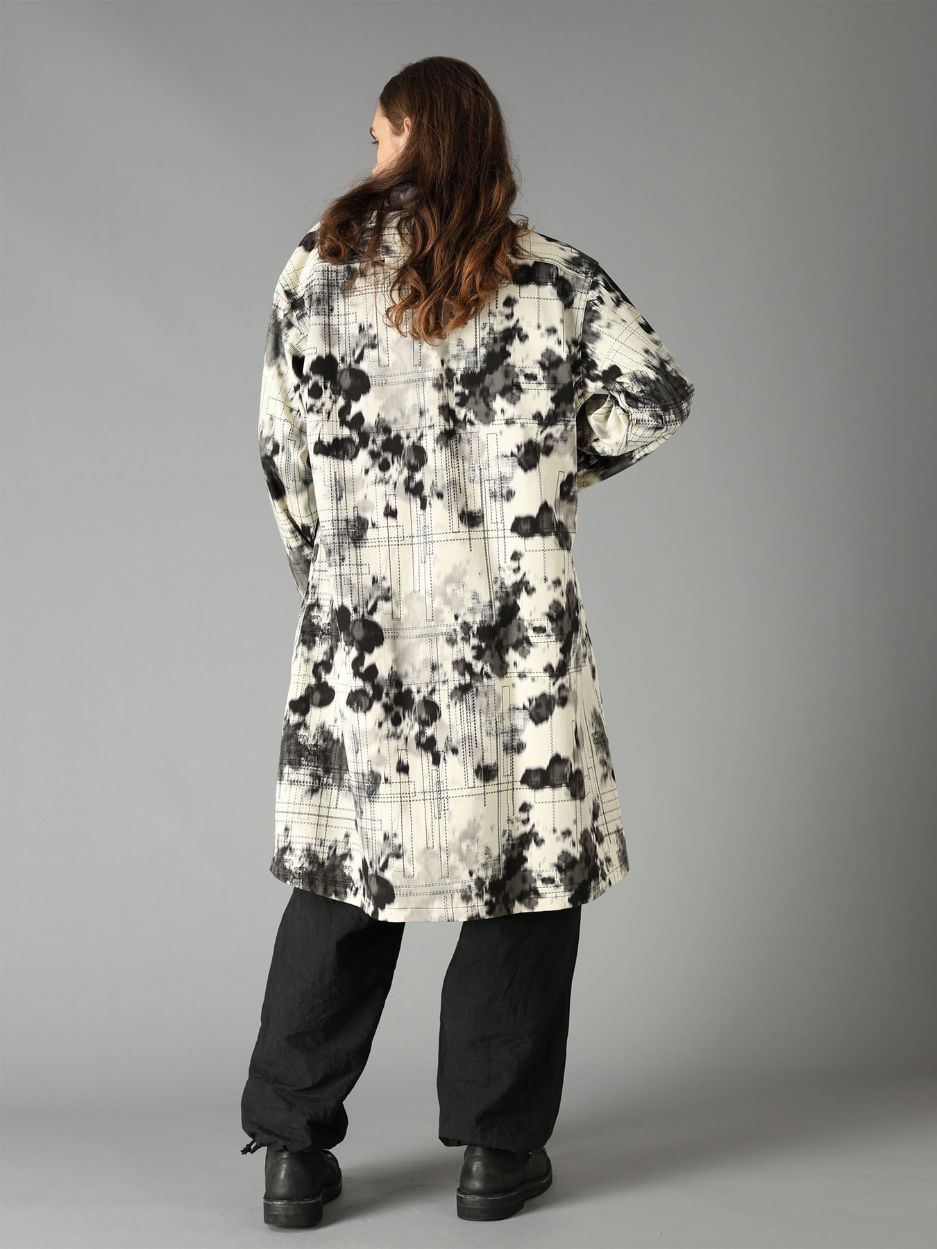 INK-WASH PRINTED LONG SHIRT WITH DECORATIVE STITCH DETAILING