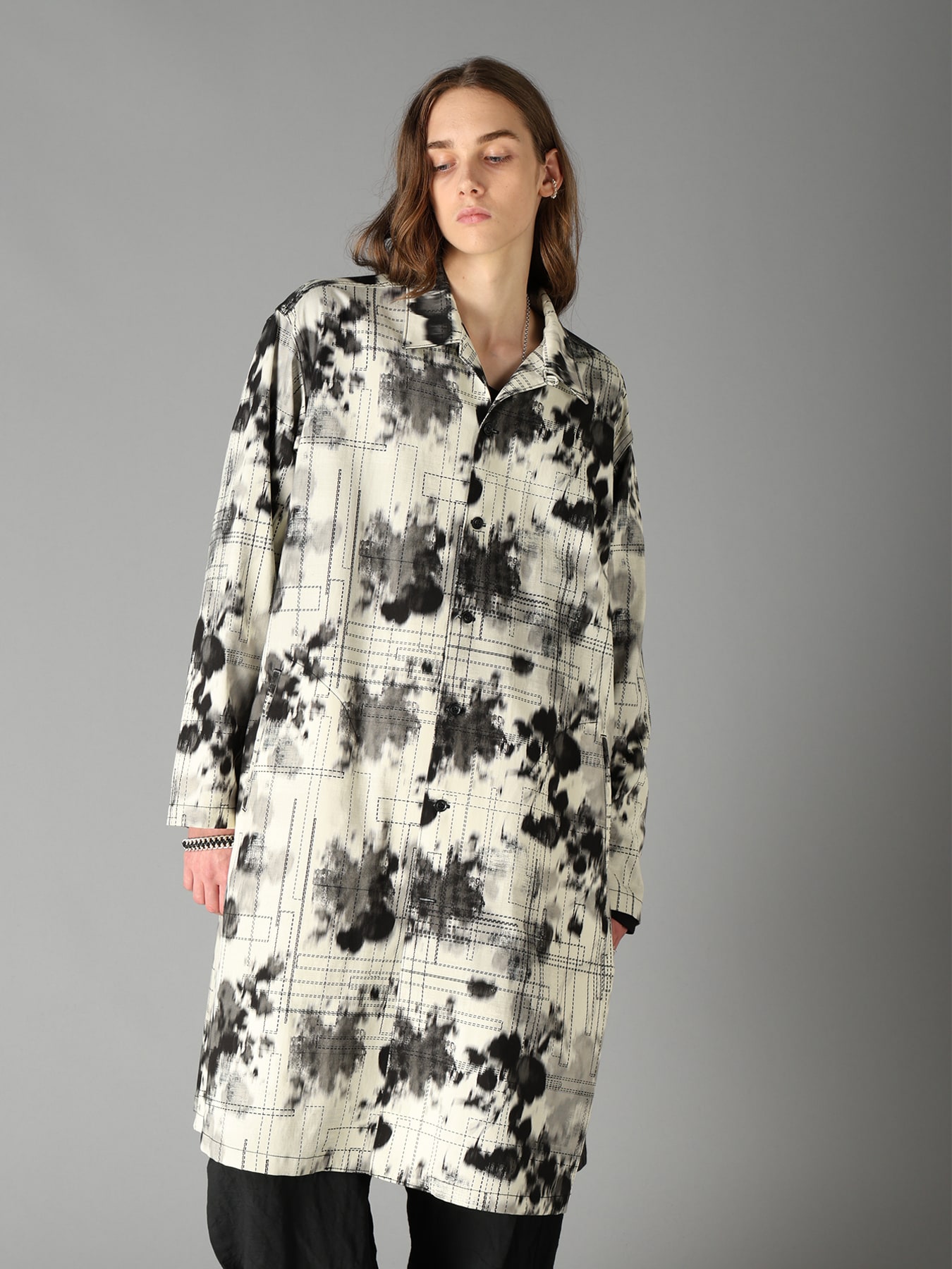 INK-WASH PRINTED LONG SHIRT WITH DECORATIVE STITCH DETAILING