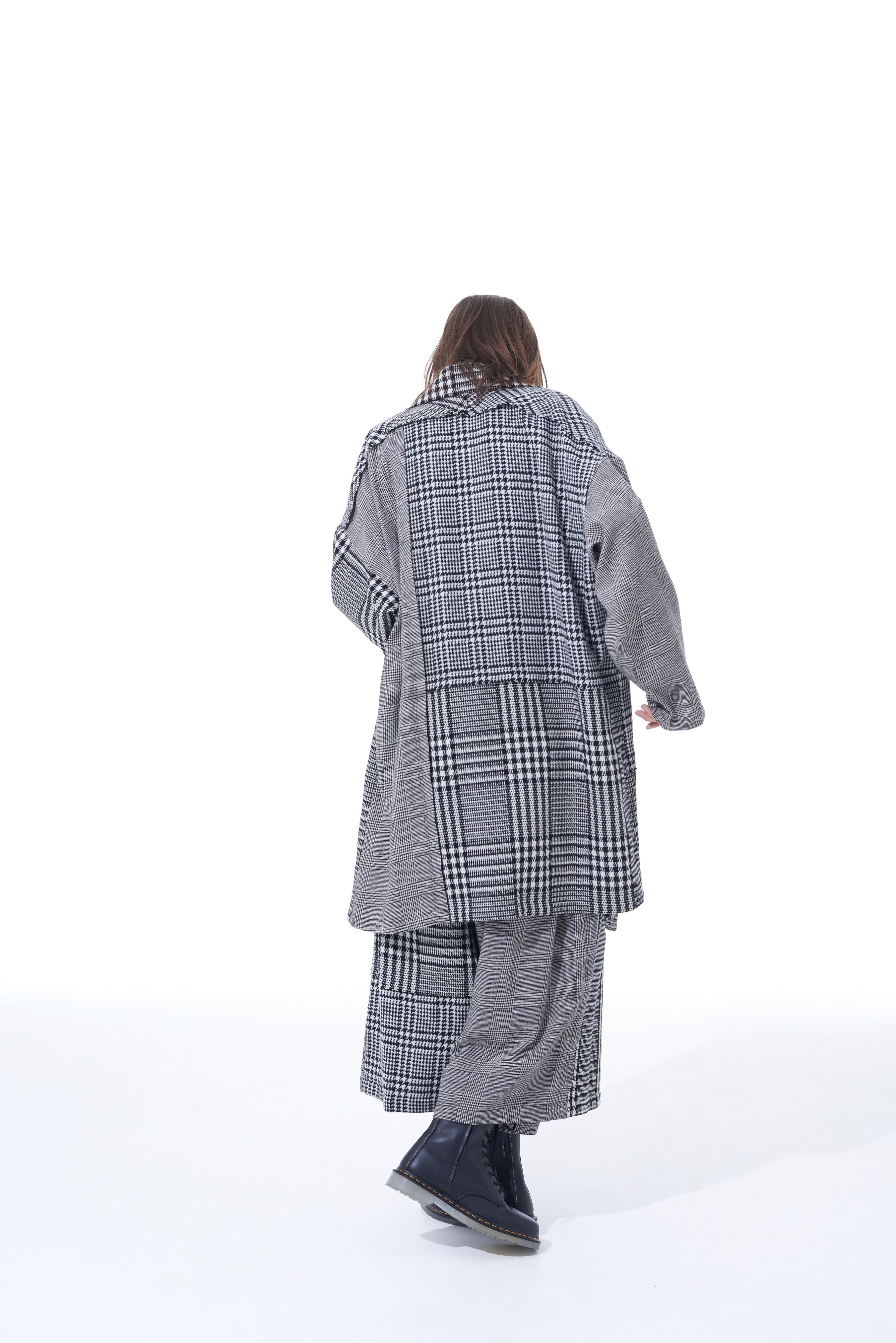 CRAZY CHECK MULTI-MATERIAL SWITCHED DRAPED COAT(M Gray): S'YTE