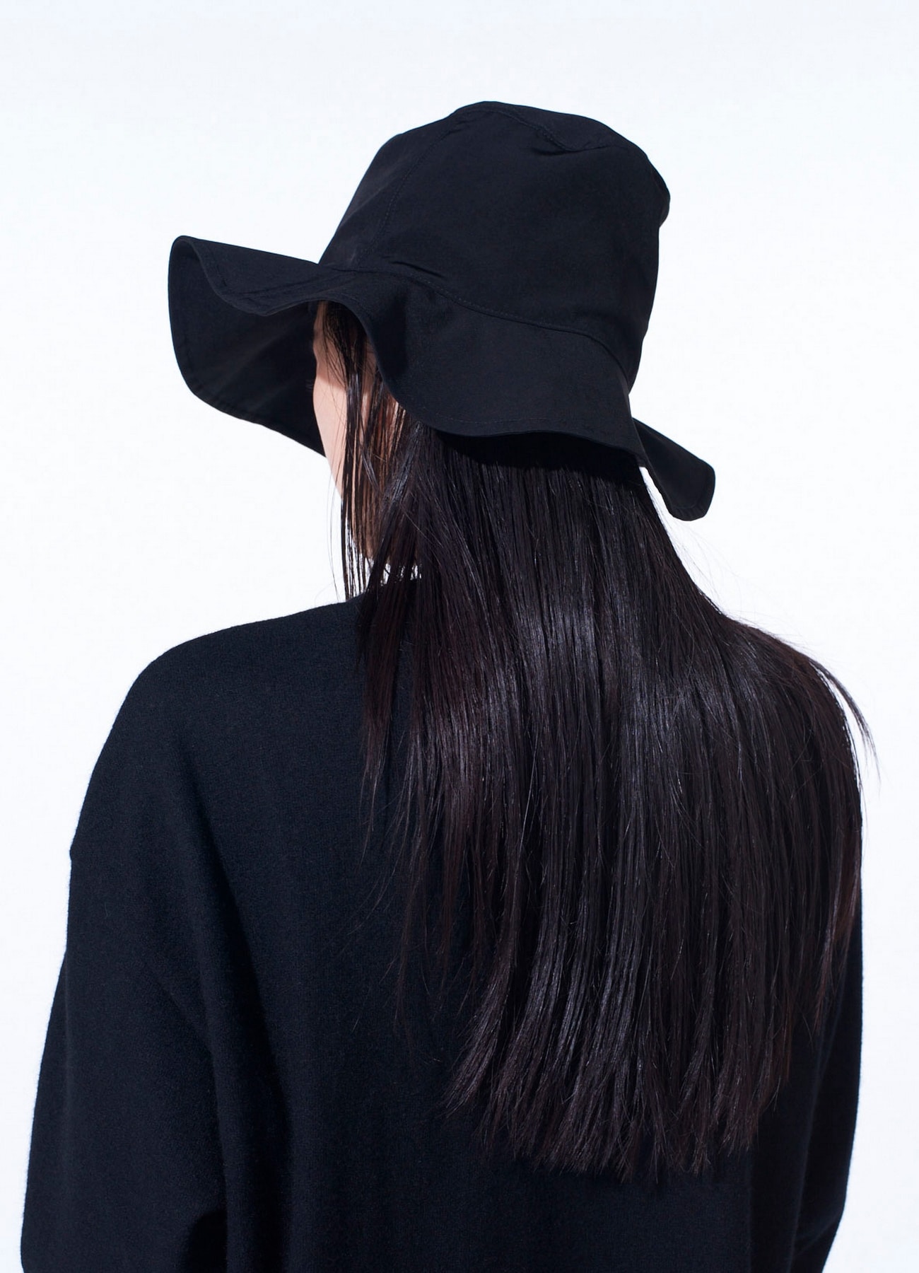 CREPE de CHINE WIDE BRIM HAT	