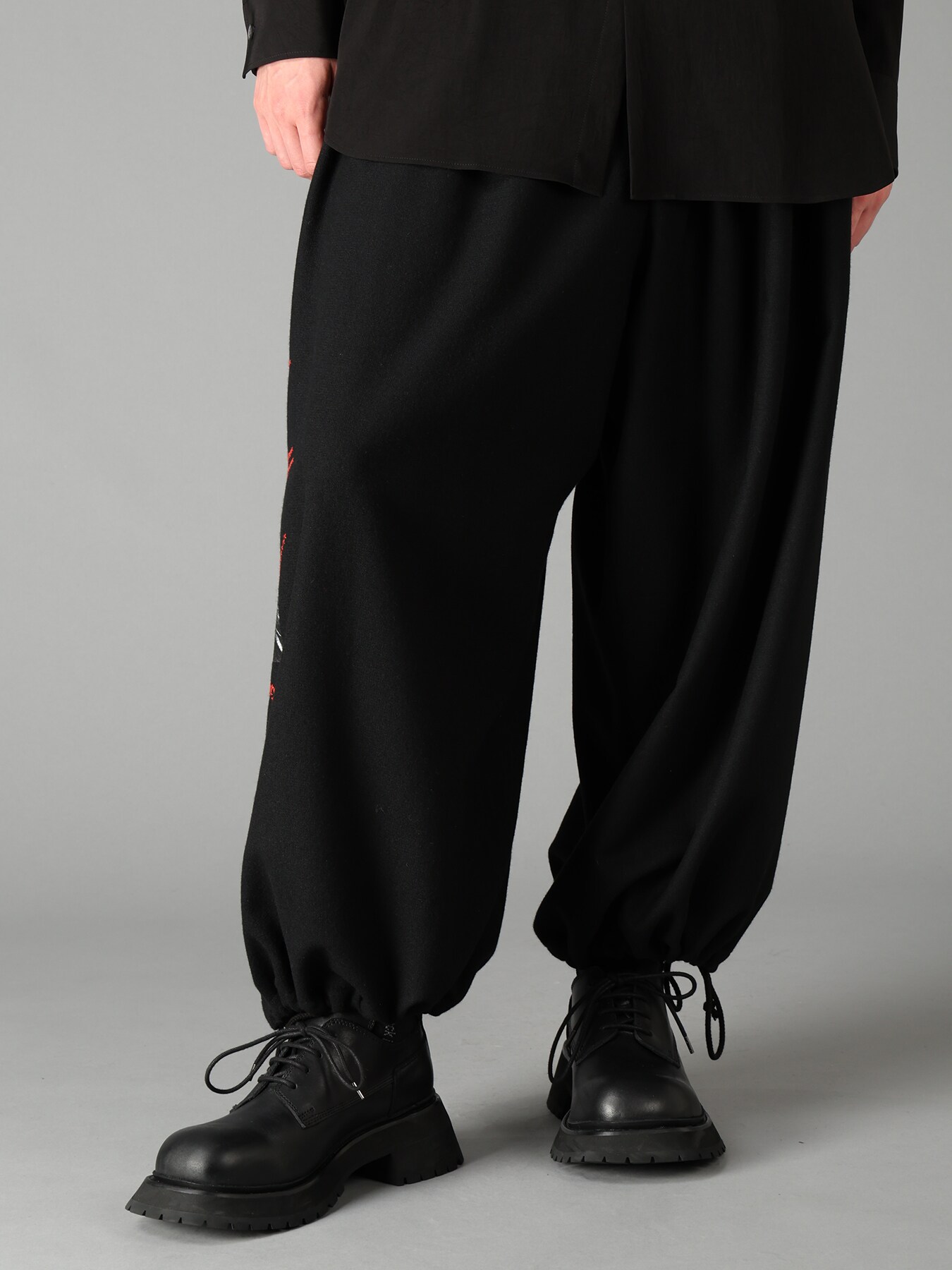 ECO WOOL PLAIN WEAVE MARIA PRINT EMBROIDERED BALLOON PANTS