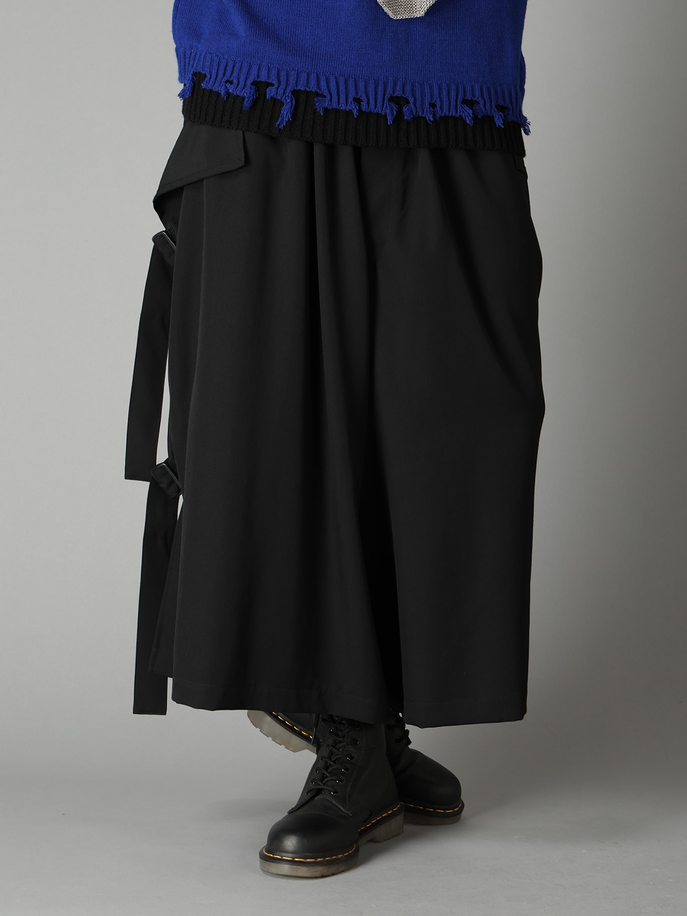 WOOL GABARDINE SIDE BELT PANTS