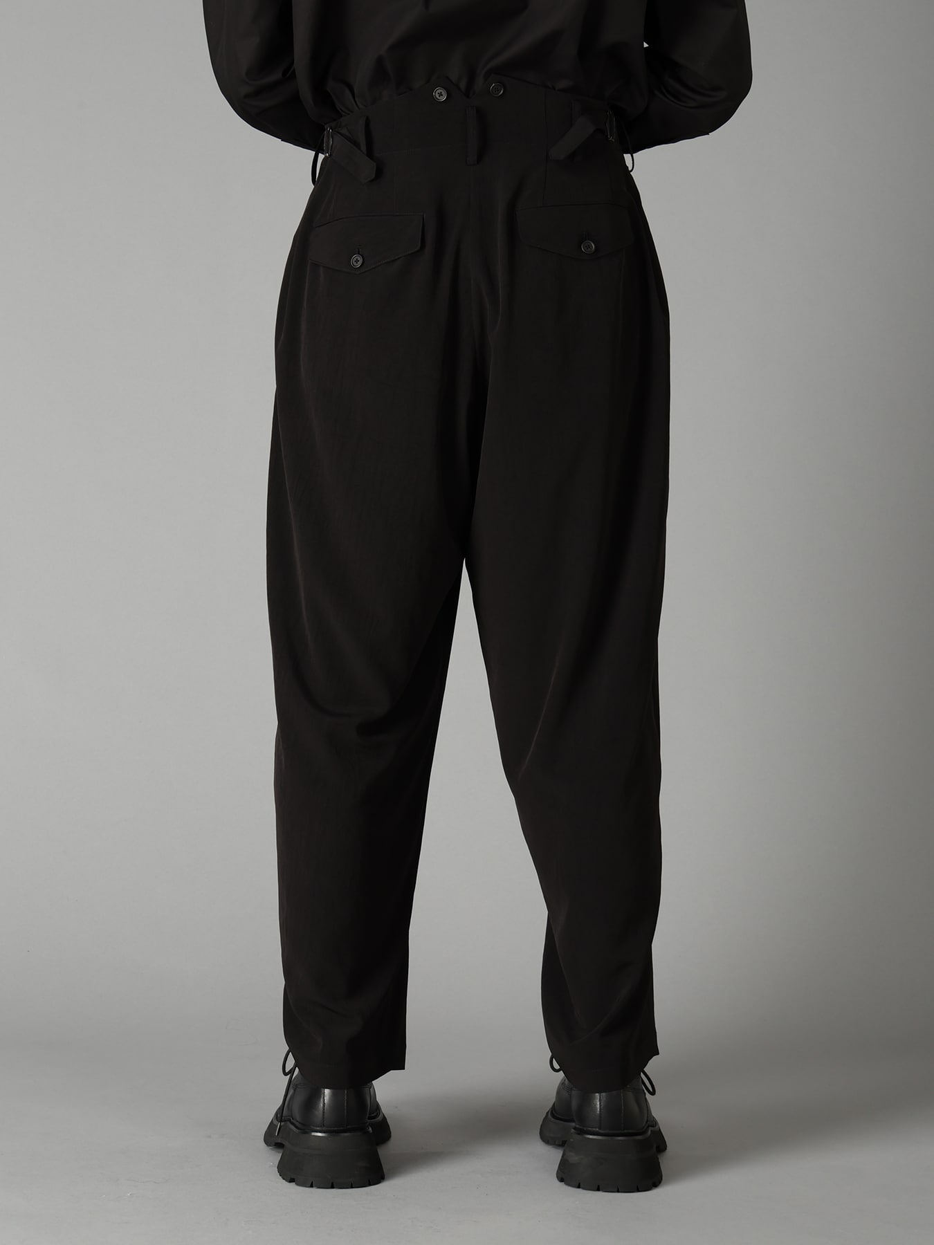 CREPE DE CHINE HIGH-BACK SUSPENDER PANTS