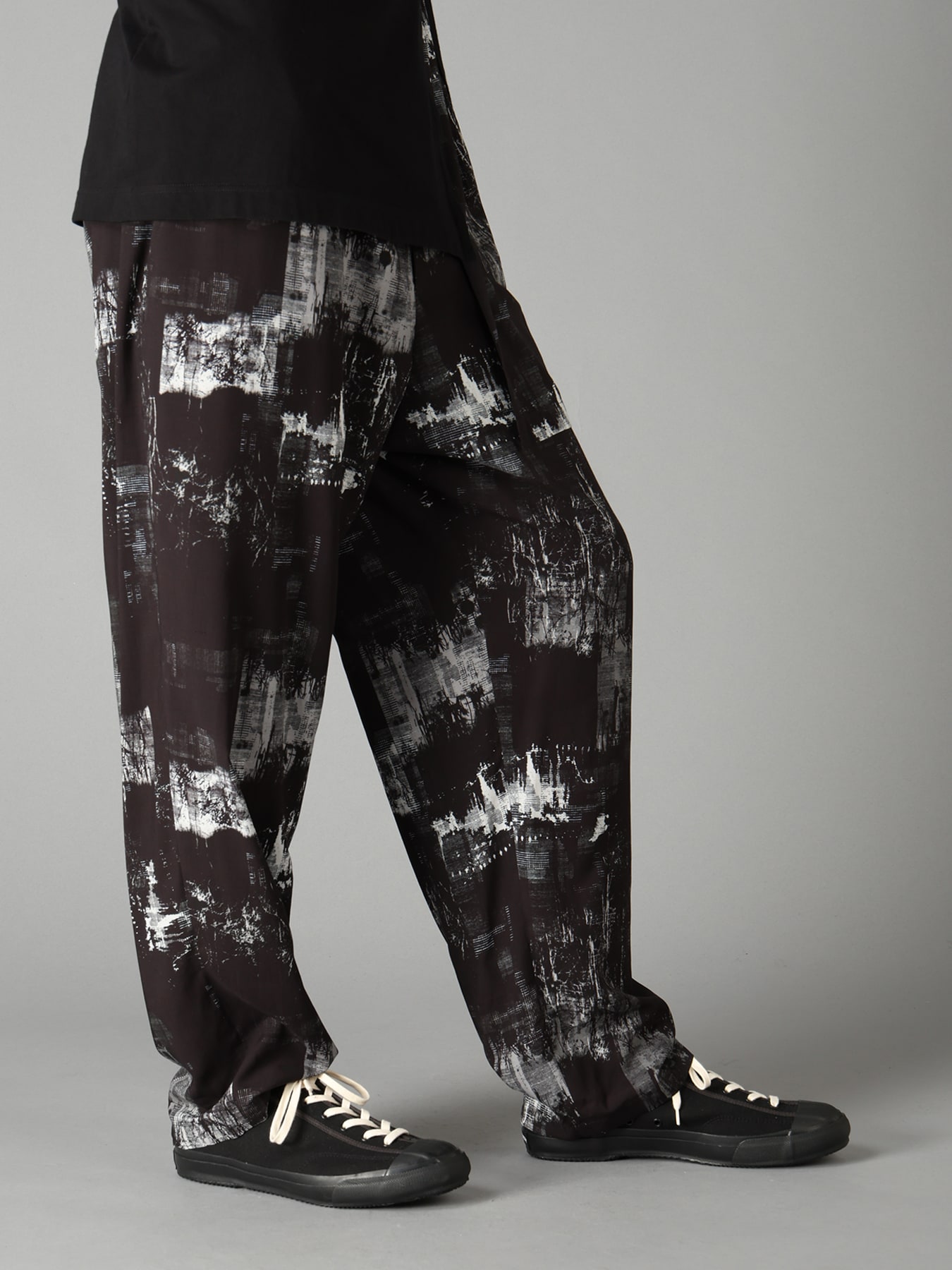 WITHERED BRANCH PRINT RAYON ROPE WAIST STRAIGHT PANTS
