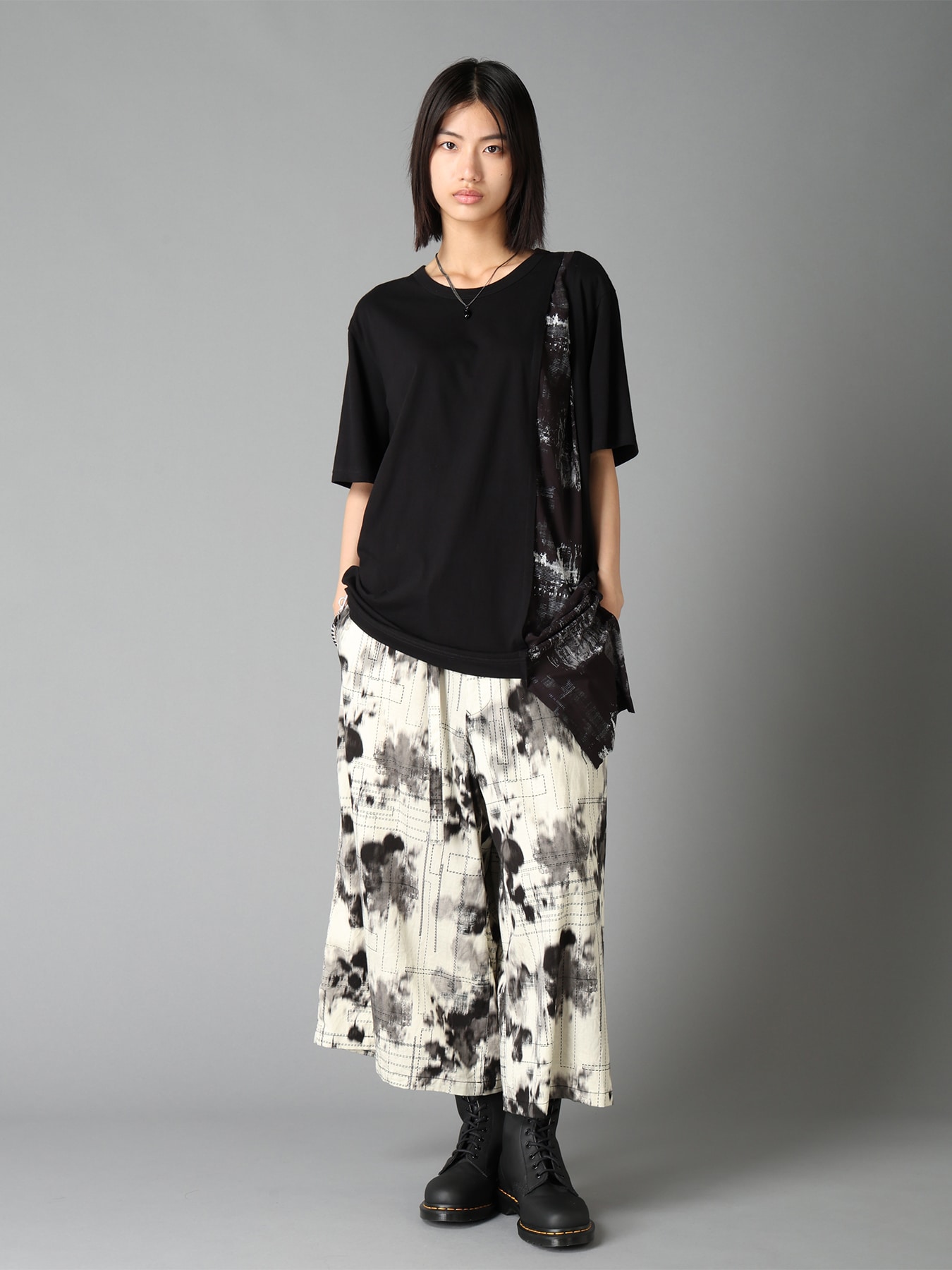 ASYMMETRY DESIGN SHORT-SLEEVED T-SHIRT WITH WITHERED BRANCH PRINTED FABRIC
