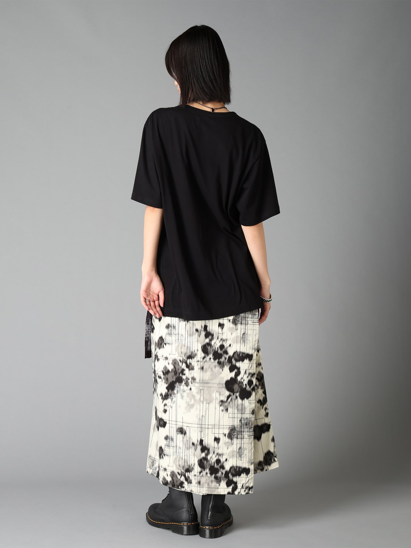 ASYMMETRY DESIGN SHORT-SLEEVED T-SHIRT WITH WITHERED BRANCH PRINTED FABRIC