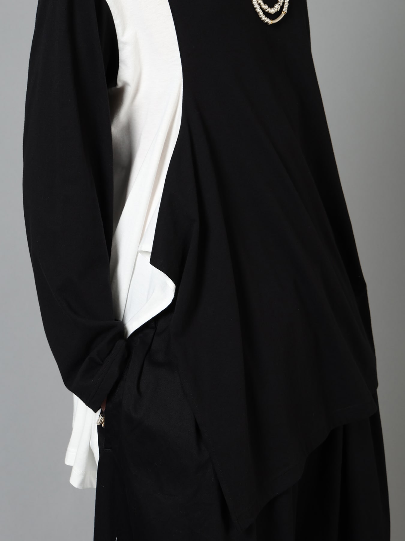 COTTON JERSEY FABRIC SWITCH L/S DRAPED T-SHIRT