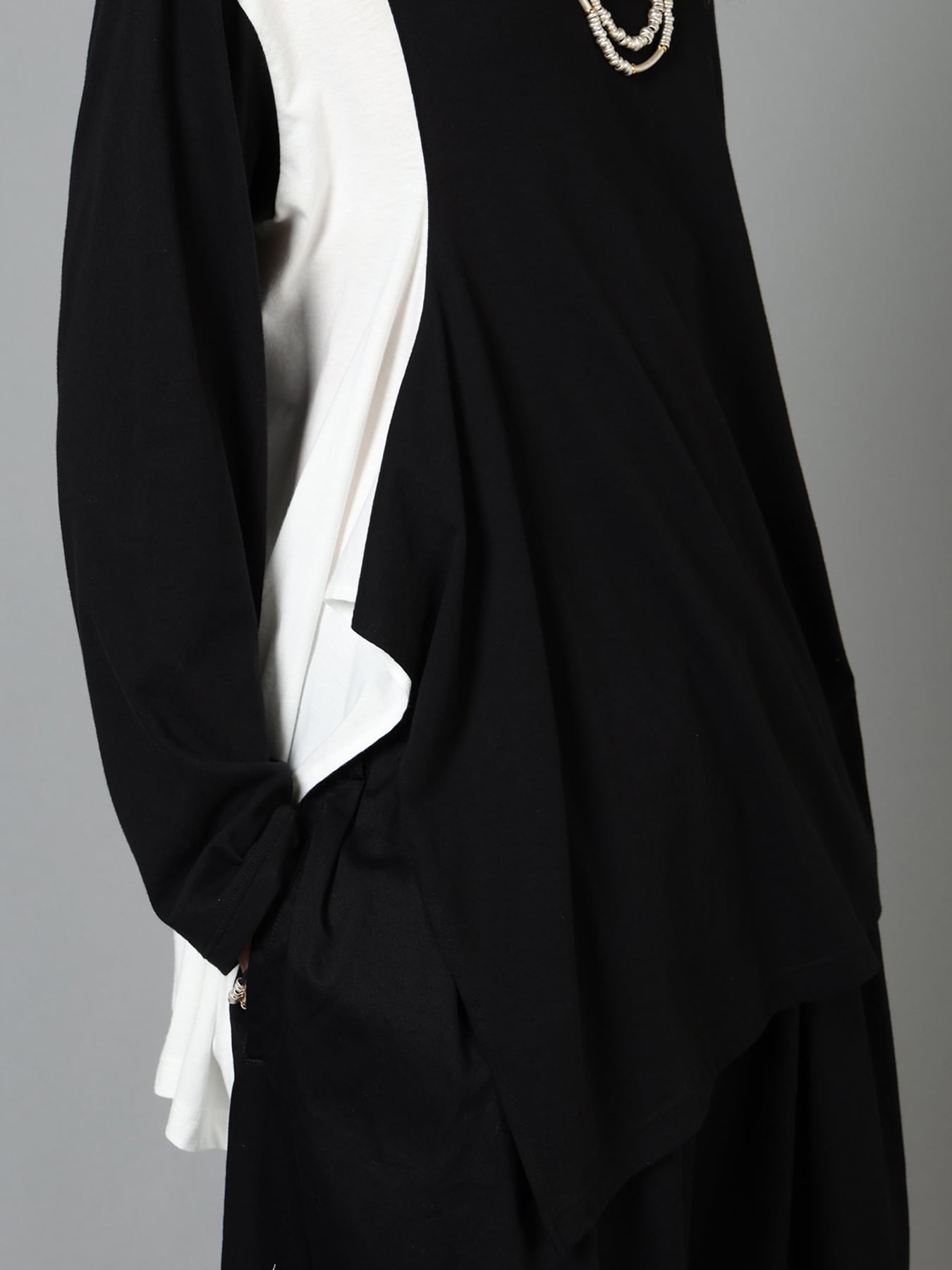 COTTON JERSEY FABRIC SWITCH L/S DRAPED T-SHIRT