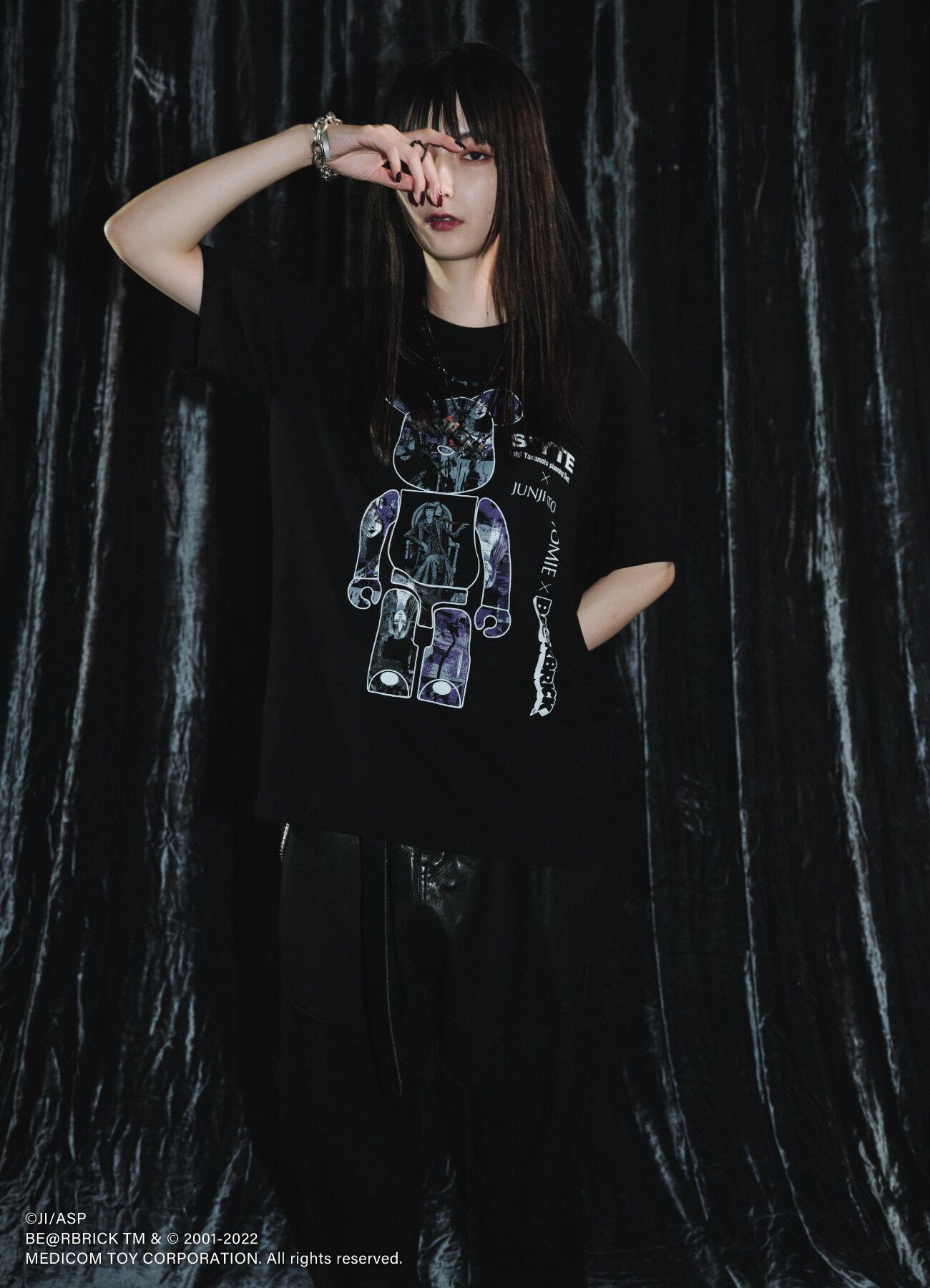 BE@RBRICK × Junji ITO "Tomie" Masterpiece Collection Cover T-shirt