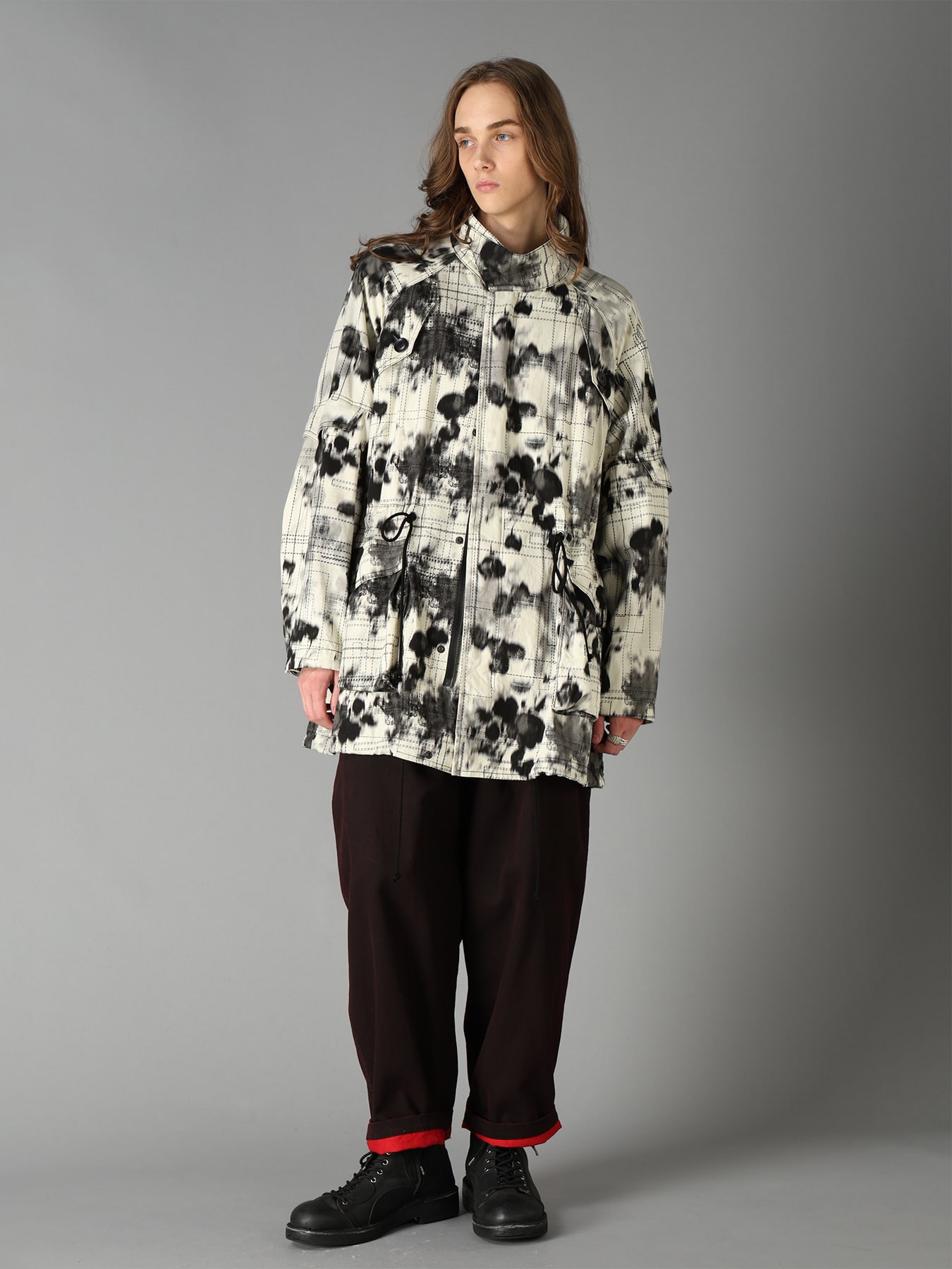 INK-WASH PRINTED RAGLAN STAND COLLAR UTILITY BLOUSON WITH DECORATIVE STITCH DETAILING