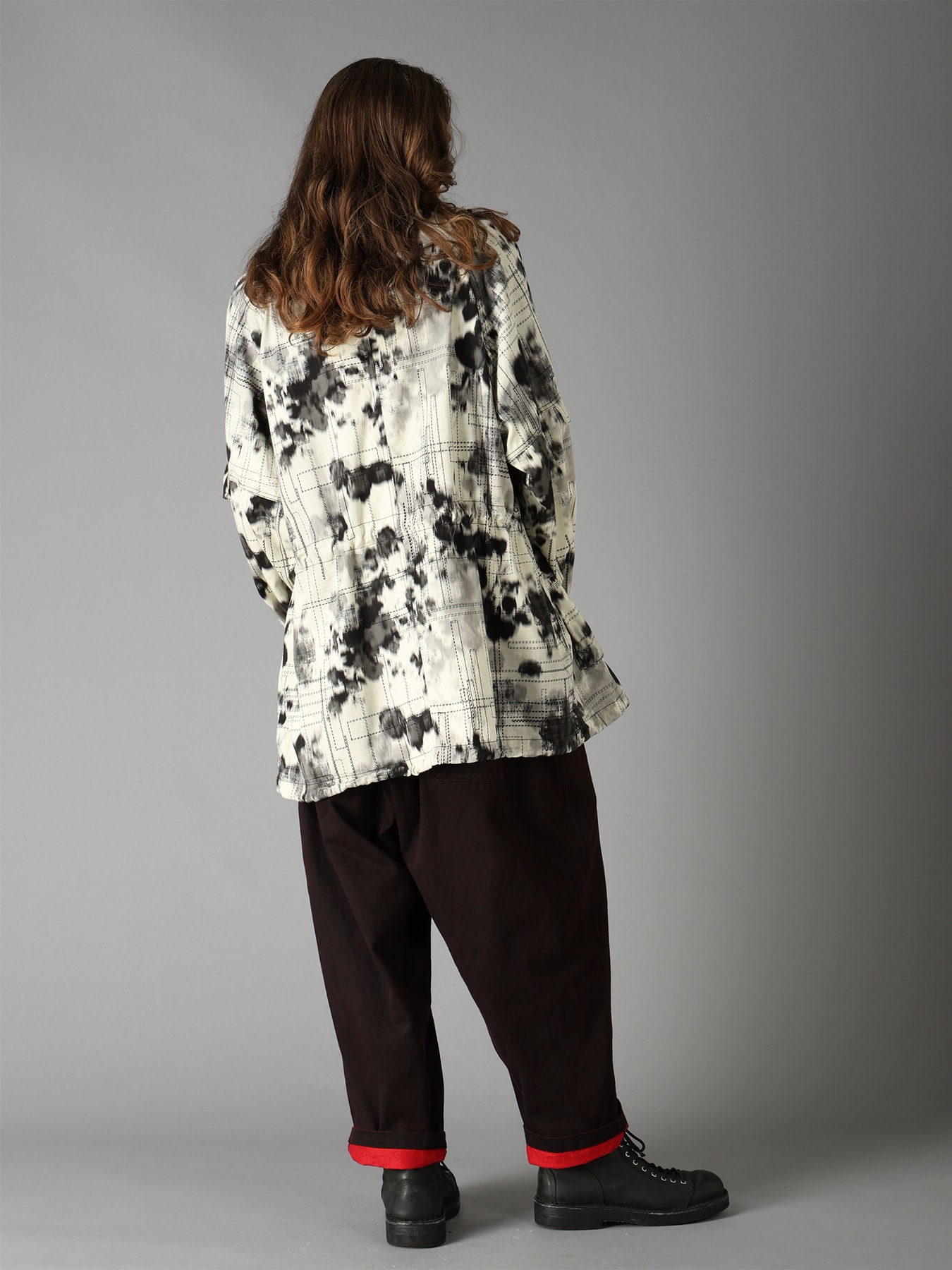 INK-WASH PRINTED RAGLAN STAND COLLAR UTILITY BLOUSON WITH DECORATIVE STITCH DETAILING