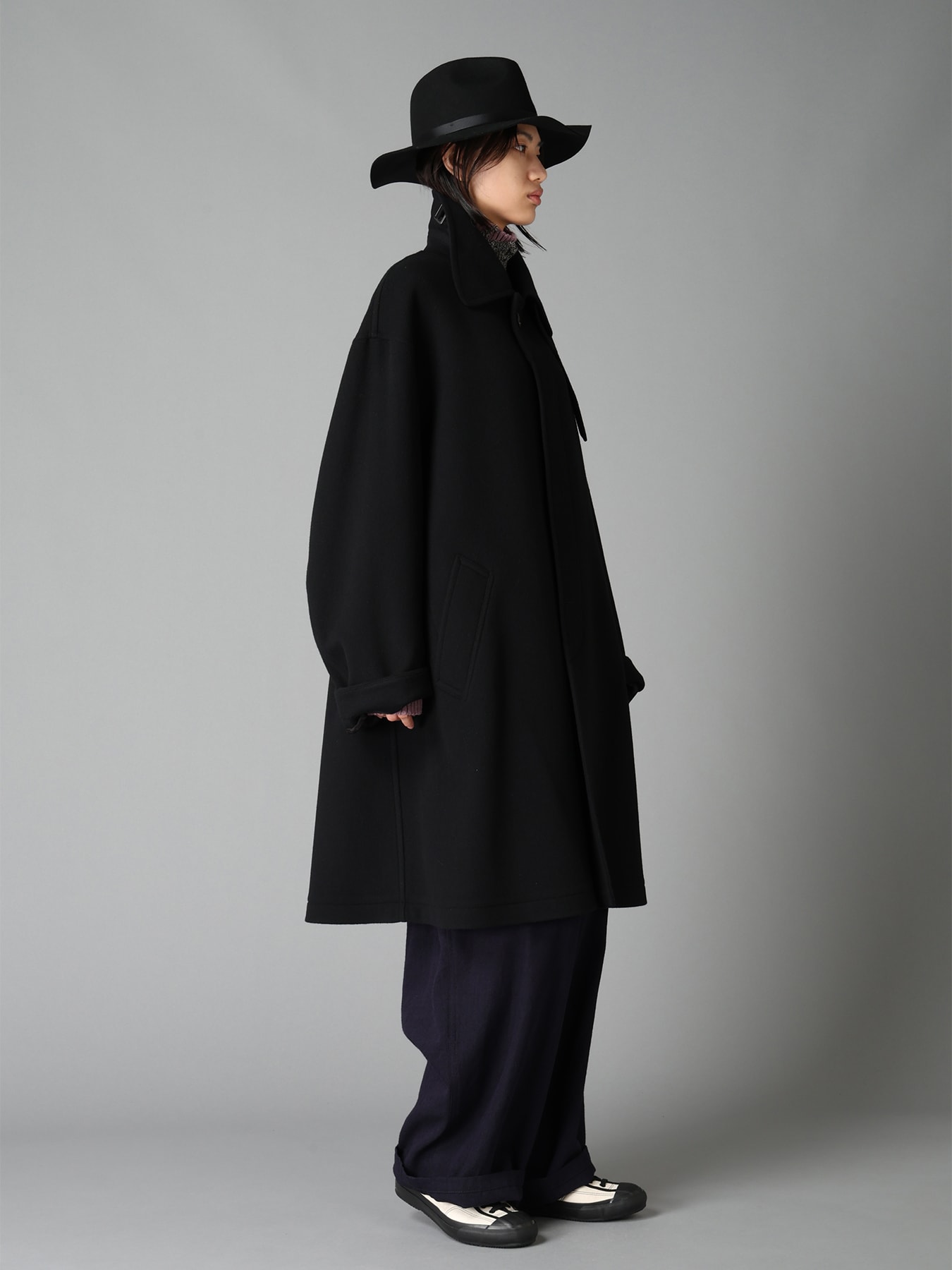 BRUSHED WOOL CONCEALED PLACKET COAT