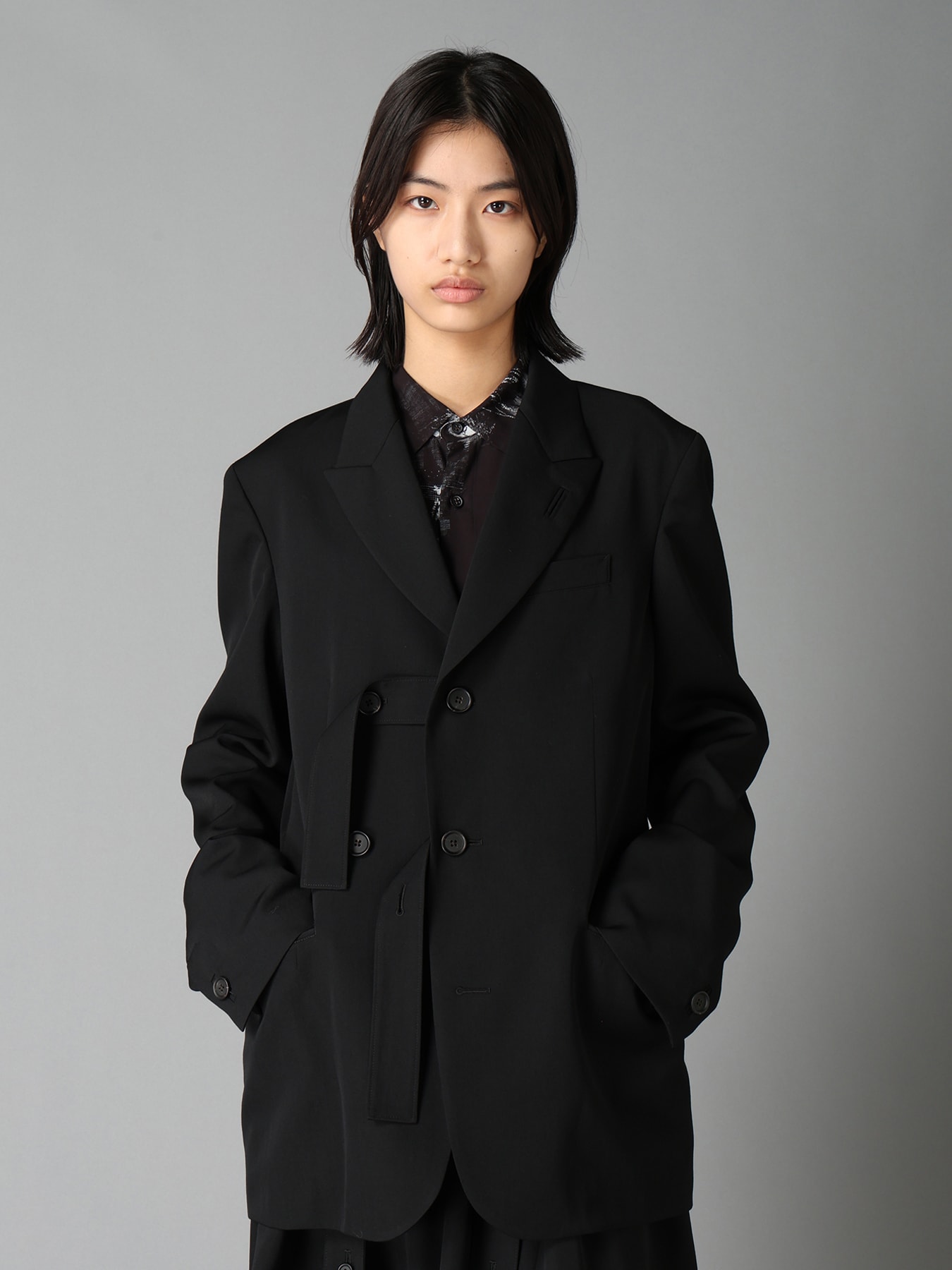 WASHER WOOL GABARDINE PEAK LAPEL BELTED JACKET