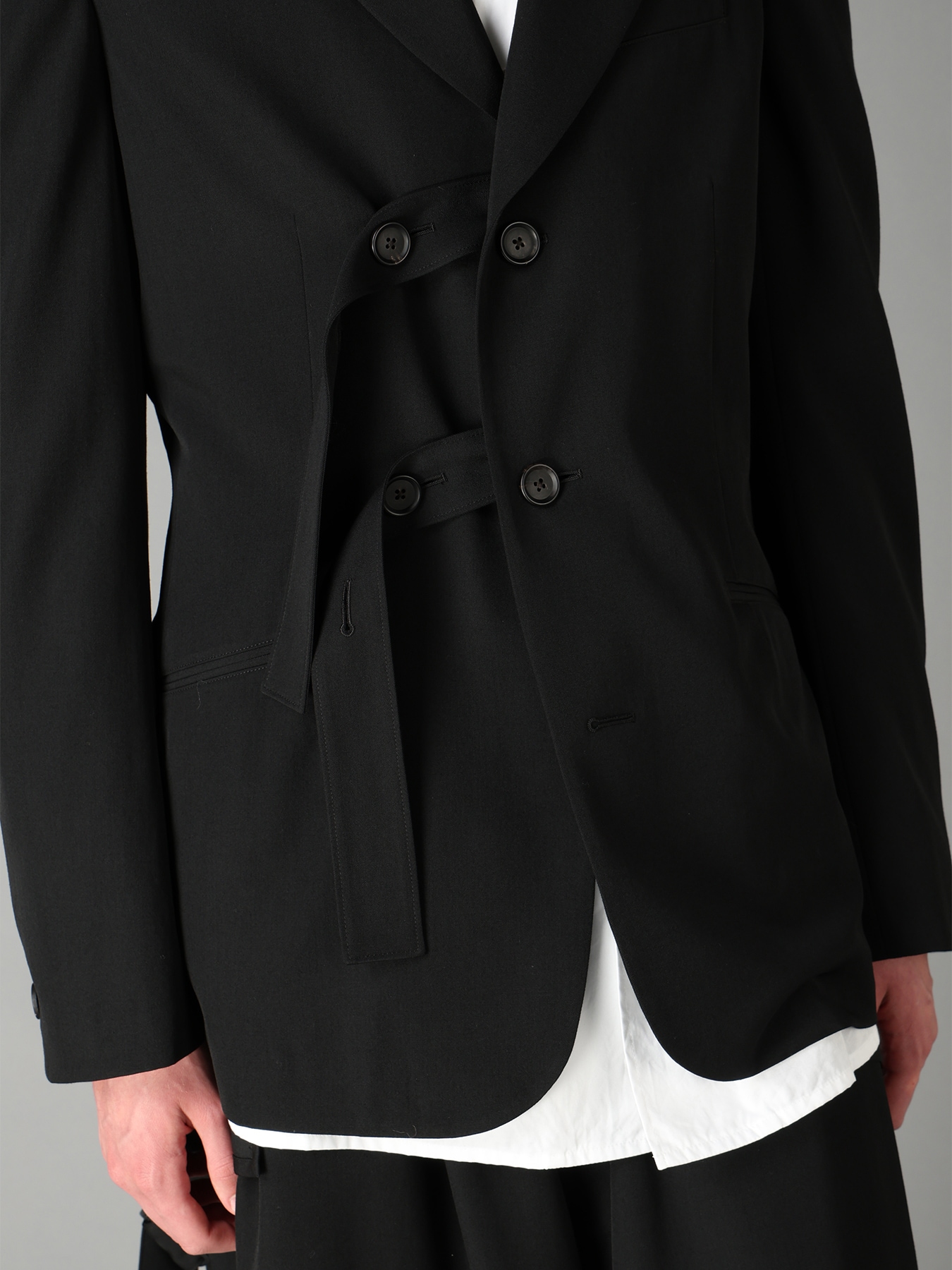 WASHER WOOL GABARDINE PEAK LAPEL BELTED JACKET