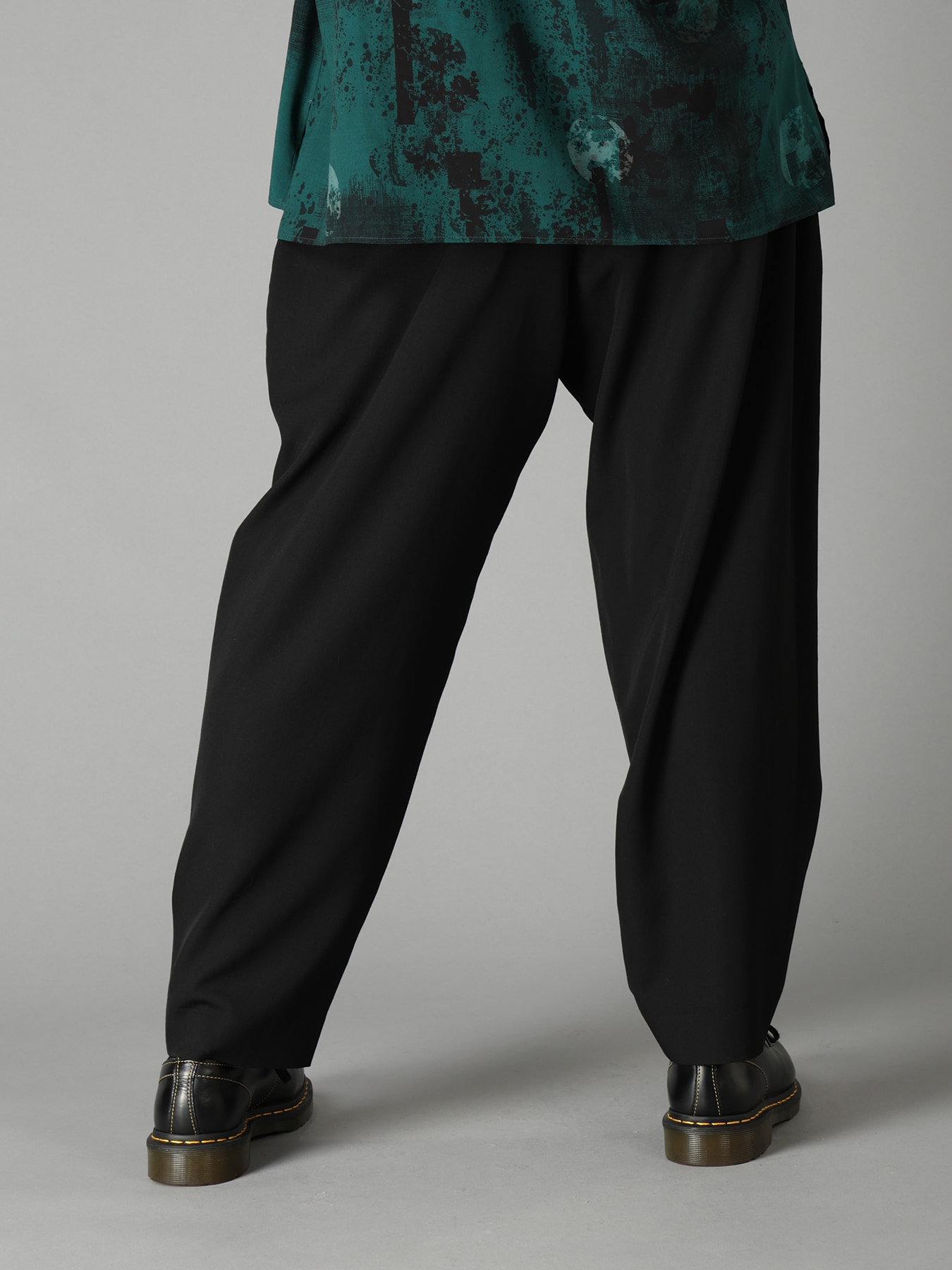 WASHER WOOL GABARDINE TAPERED PANTS