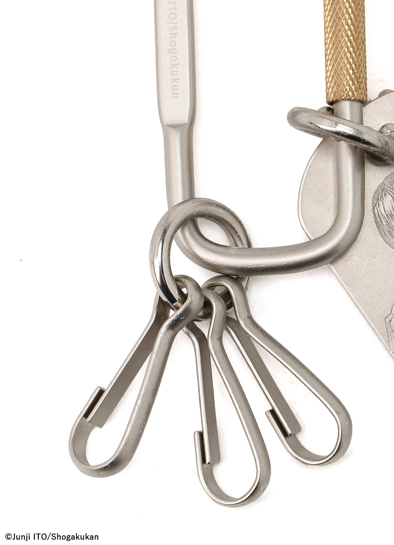 【11/5 12:00発売】S'YTE × Junji ITO -UZUMAKI- AZAMI WEARING YOHJI YAMAMOTO DOG TAG CARABINER