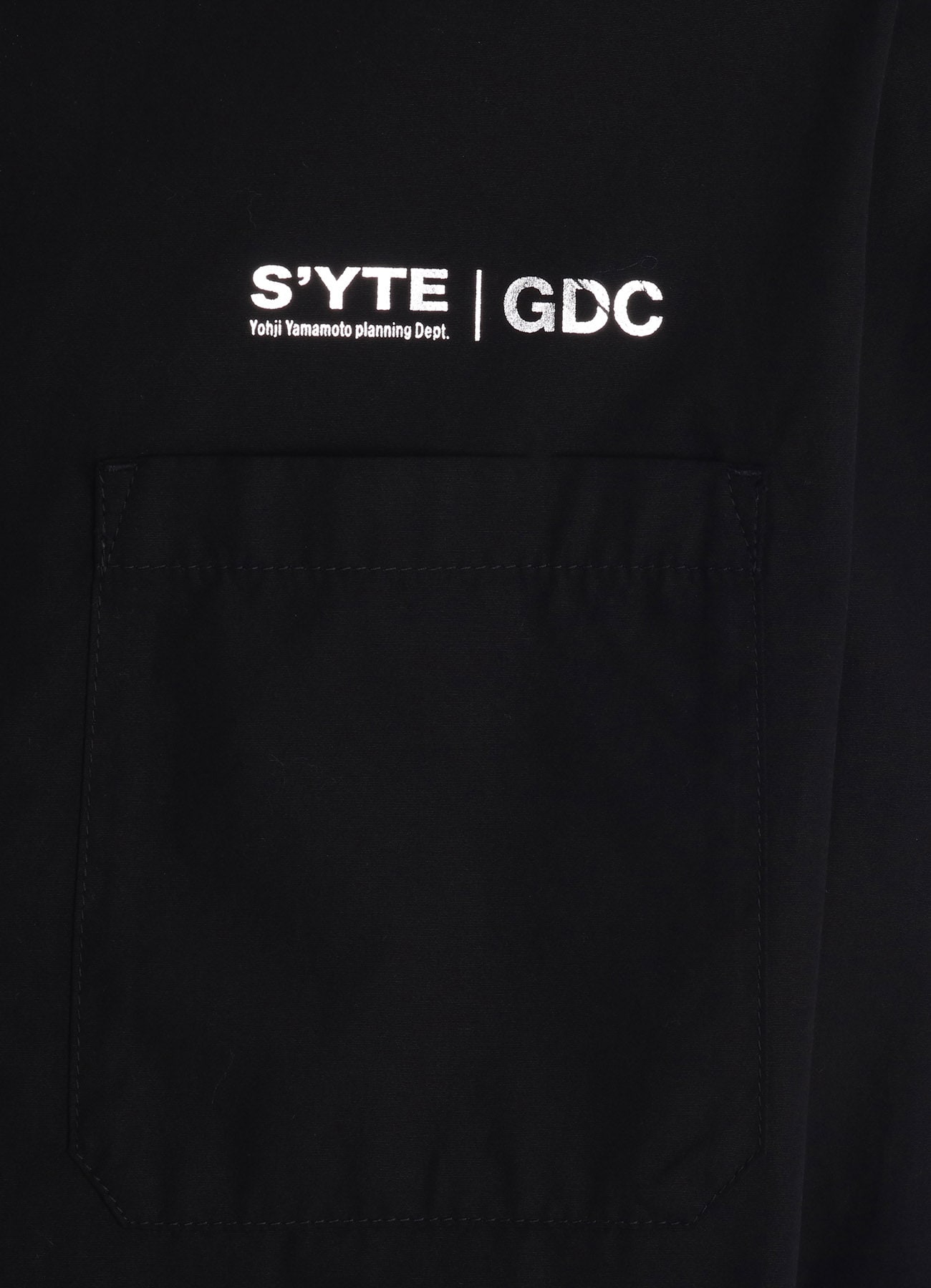 【2/19 12:00 Release】-S’YTE × GDC Collaborate Collection-COTTON BROAD LOGO-PRINTED REGULAR COLLAR SHIRT