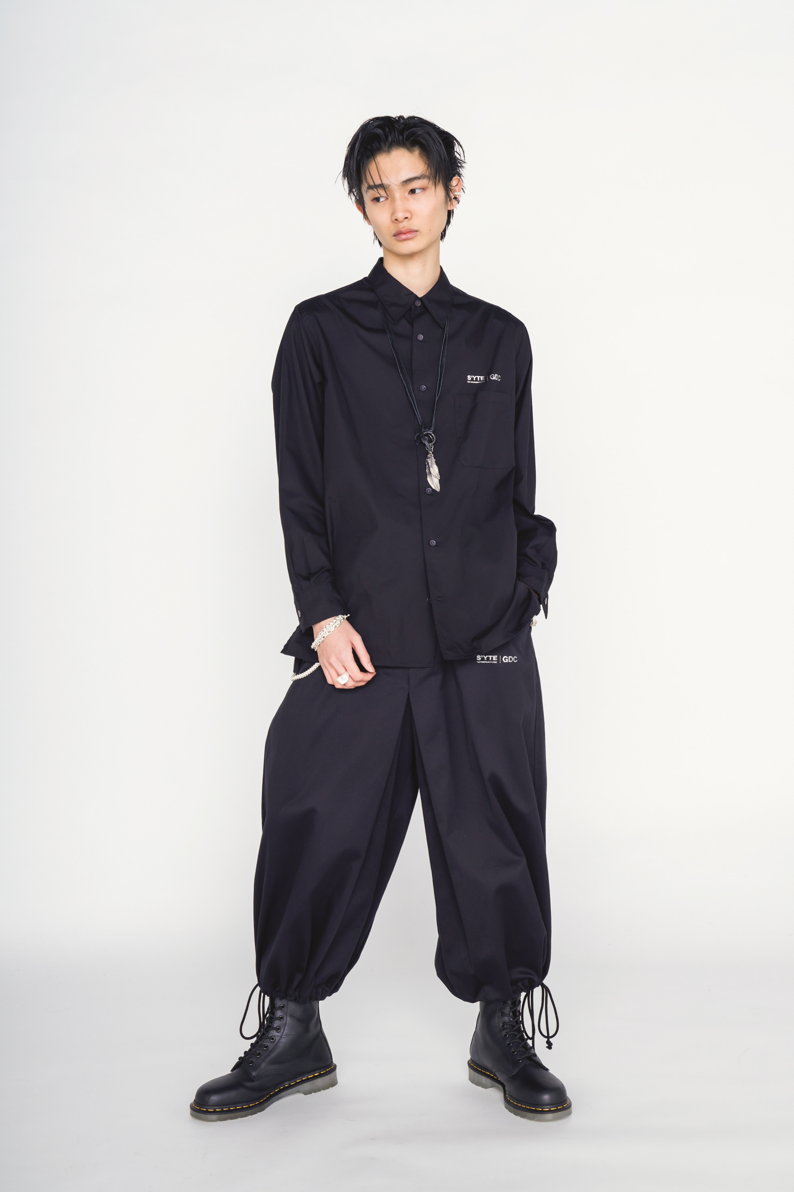 【2/19 12:00 Release】-S’YTE × GDC Collaborate Collection-COTTON BROAD LOGO-PRINTED REGULAR COLLAR SHIRT